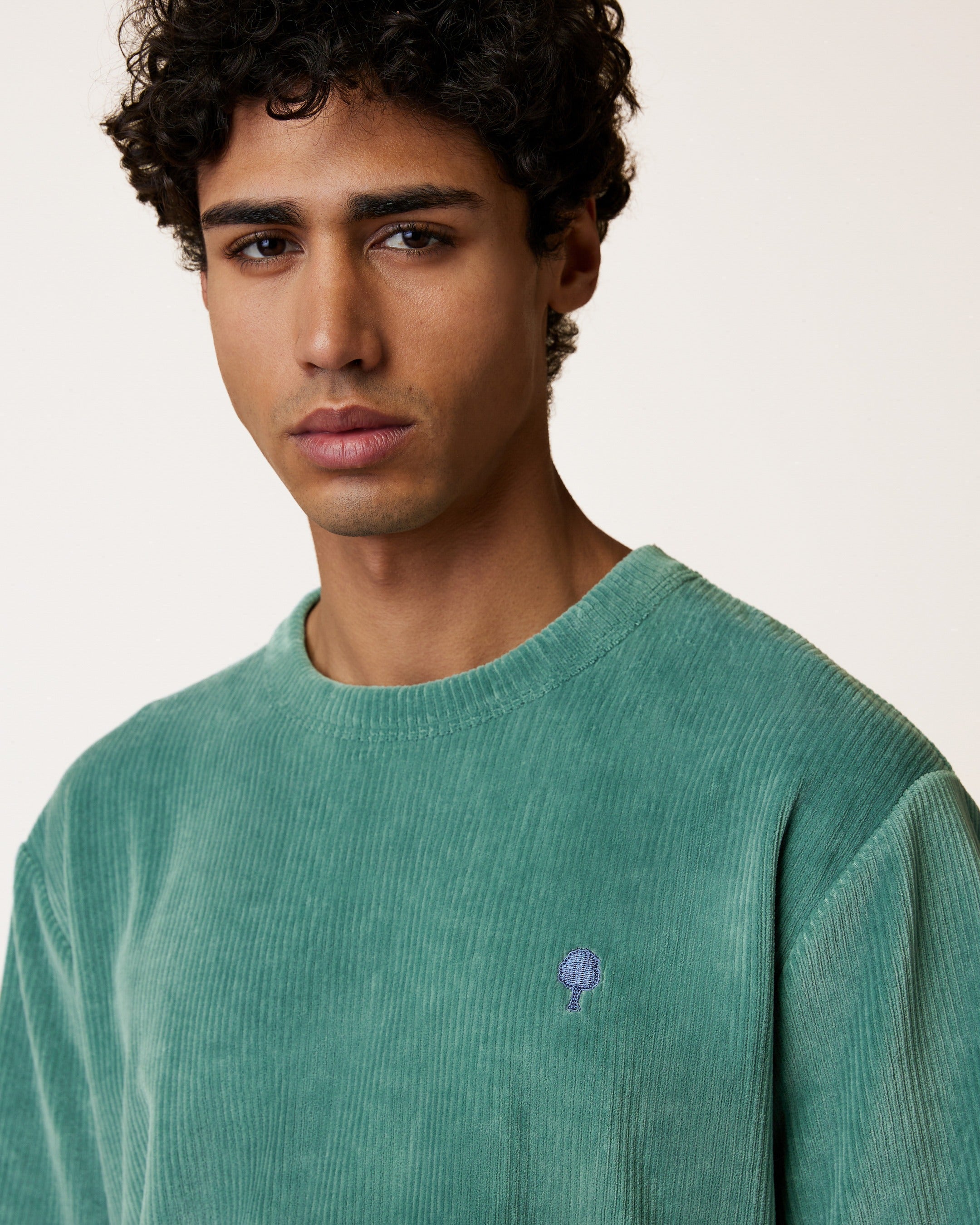 faguo-lugny-t-shirt-velours-vert-coton-recycl image 7