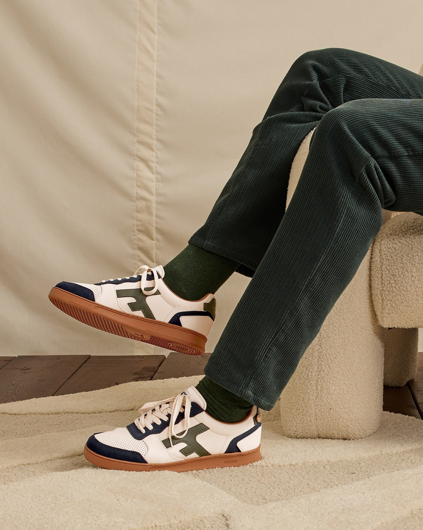 faguo-hazel-baskets-cuir-cru-et-bleu-marine-homme image 3
