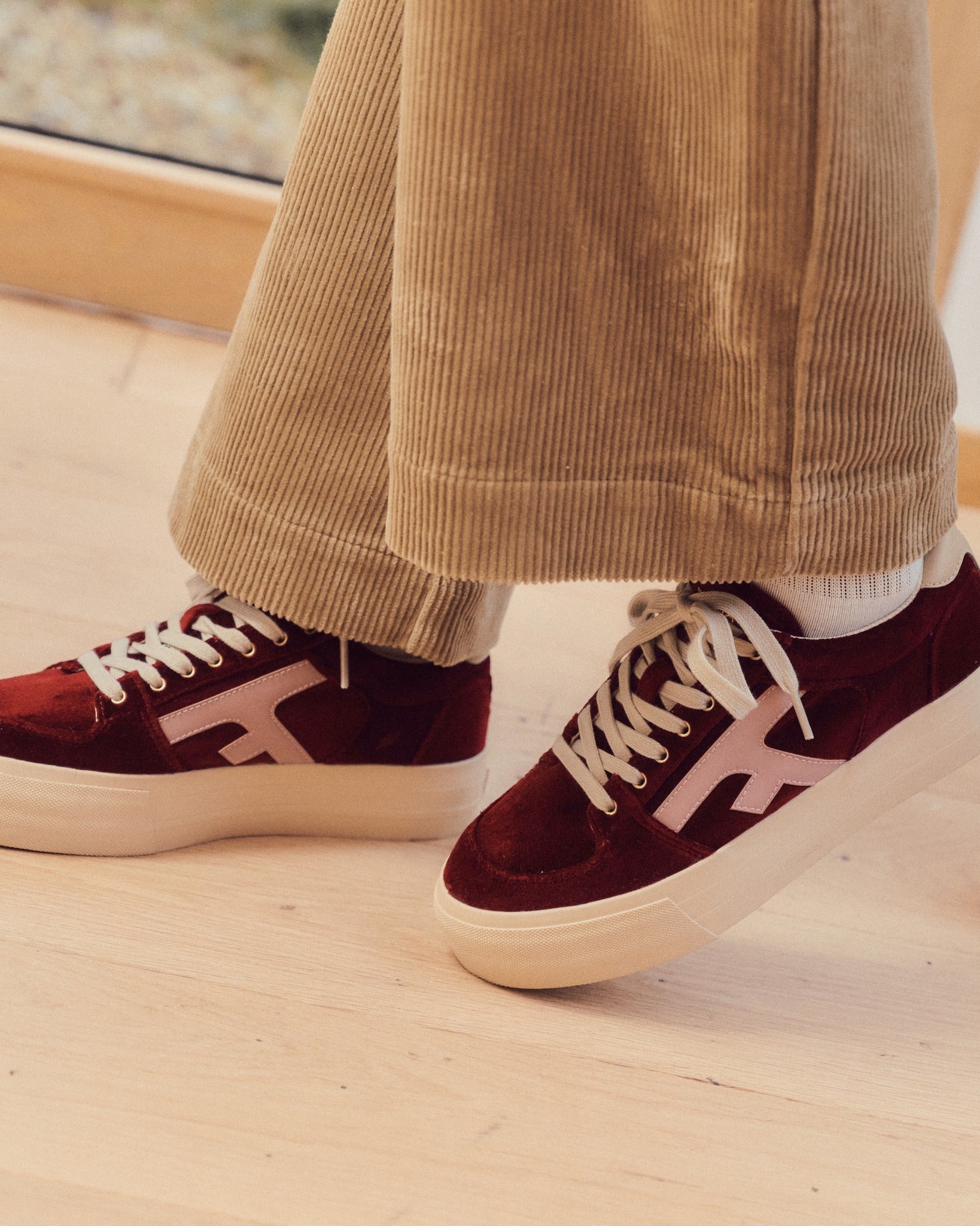 faguo-walnut-platform-baskets-plateformes-femme-velours-bordeaux image 3