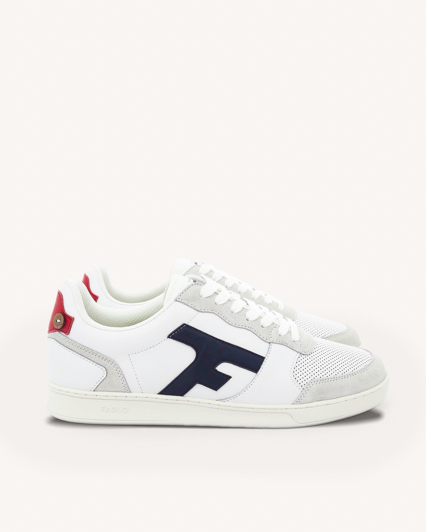 faguo-hazel-baskets-cuir-blanc-et-bleu-marine image 1