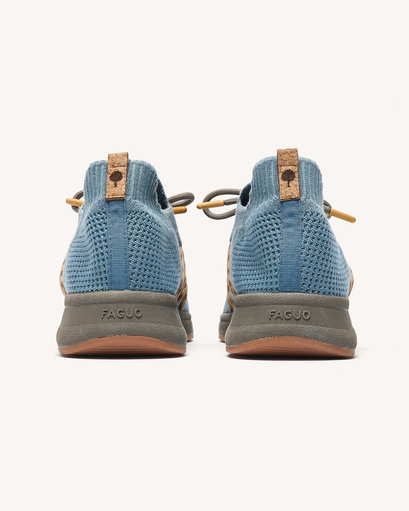 faguo-heartwood-baskets-bleu-gris-tencel-homme-running image 5