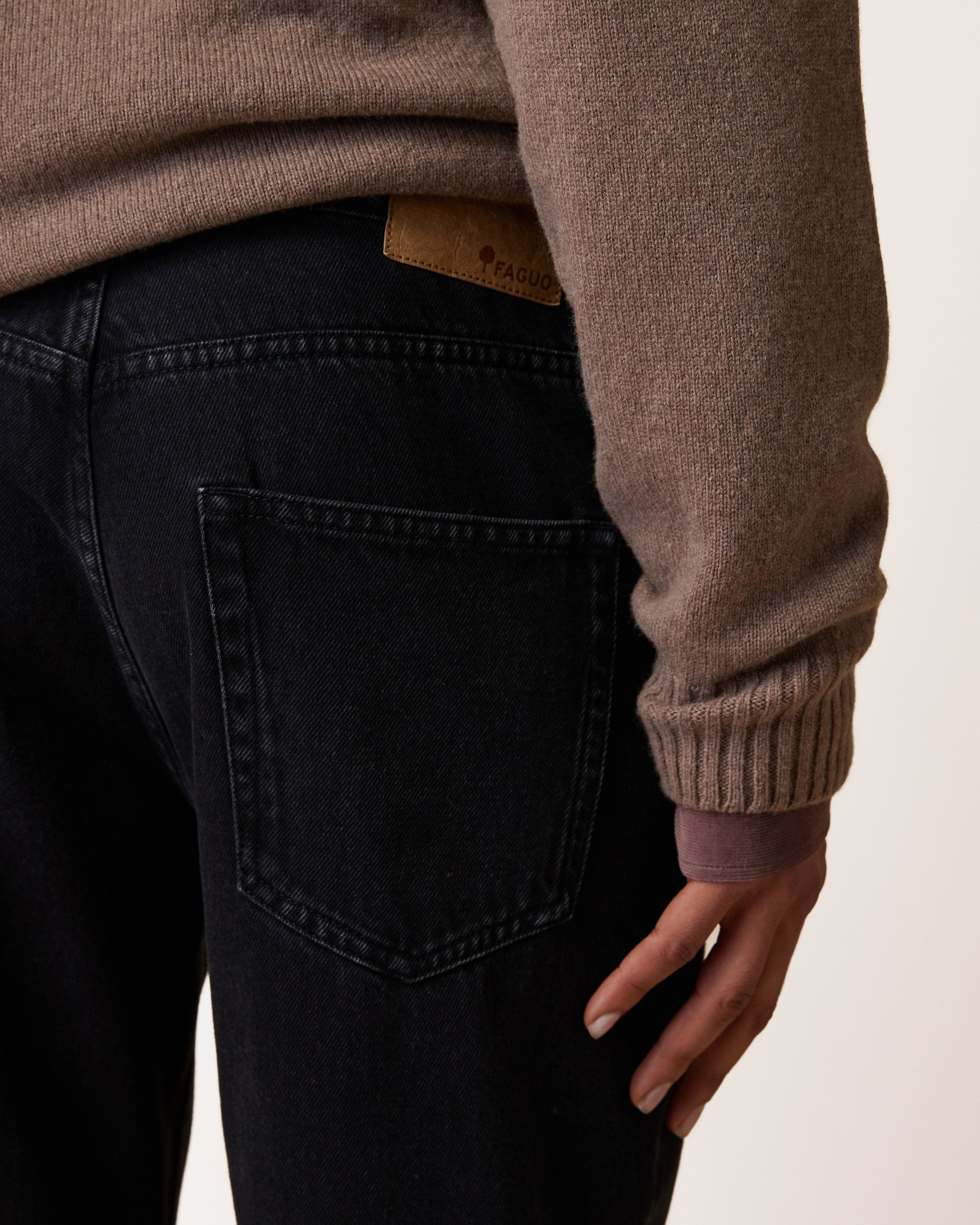 faguo-denim-tapered-jean-tapered-noir-coton-recycl image 4