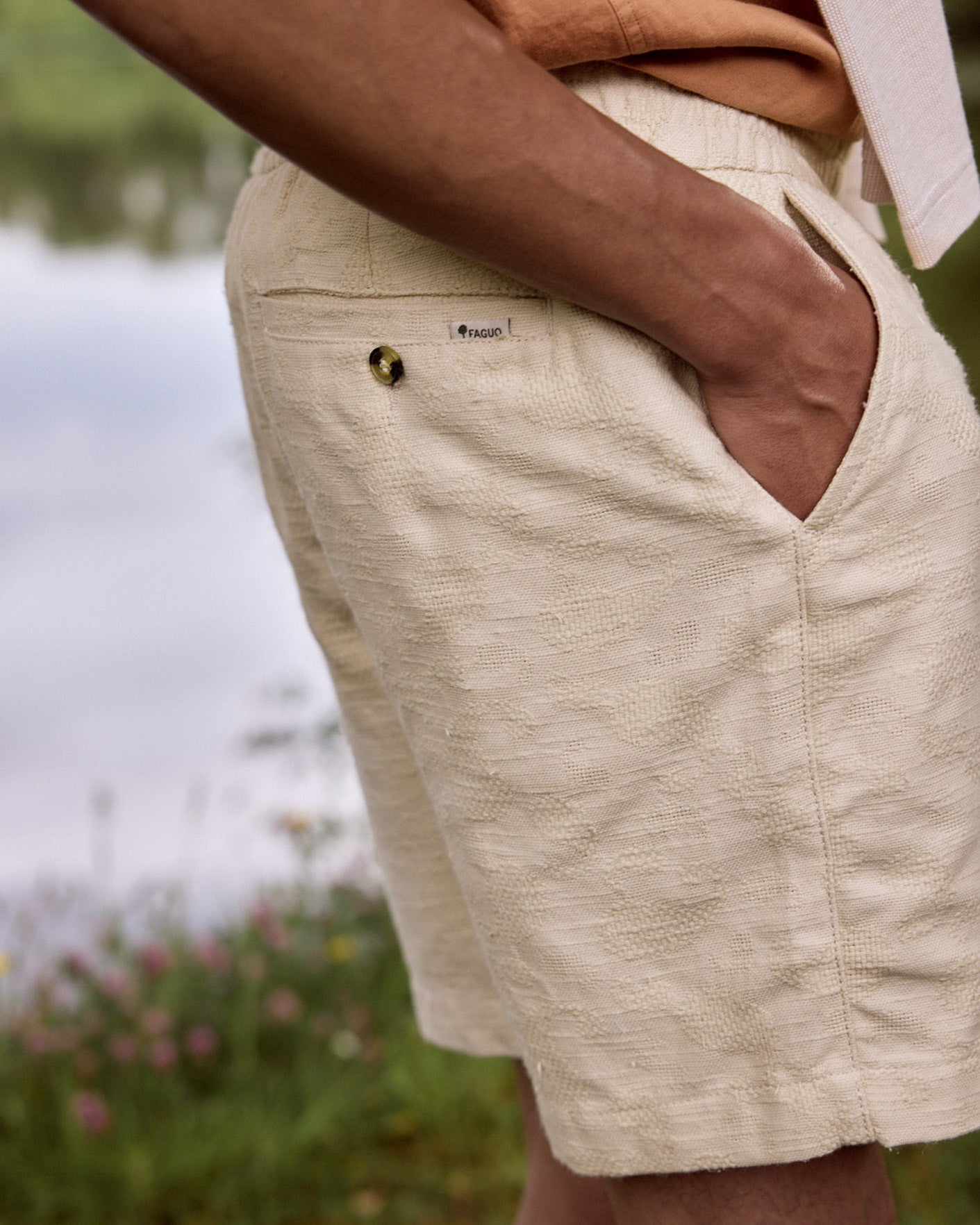 faguo-chevre-short-homme-cru-coton-et-viscose image 3