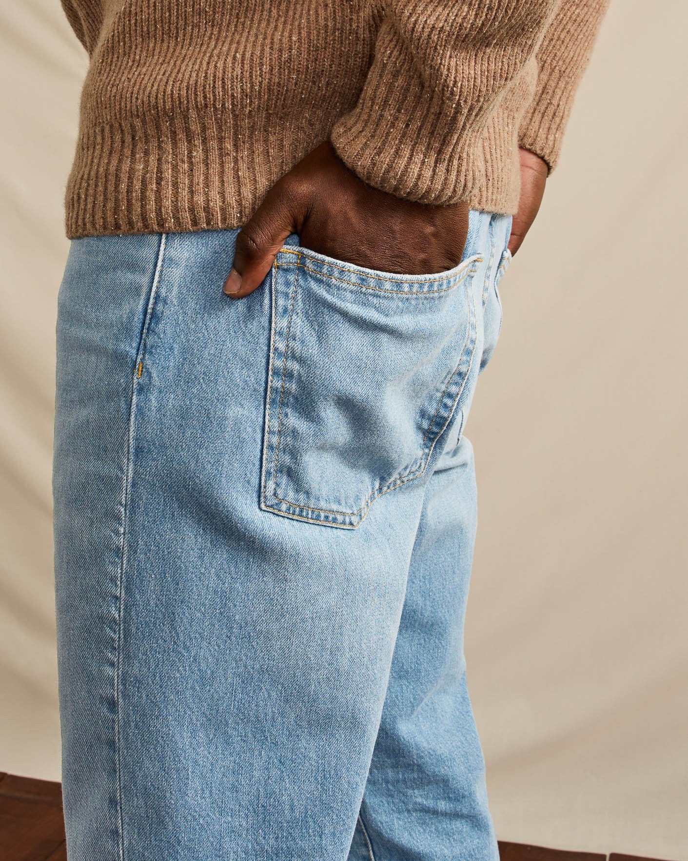 faguo-denim-tapered-jean-clair-coupe-fusel-e-coton-recycl image 5