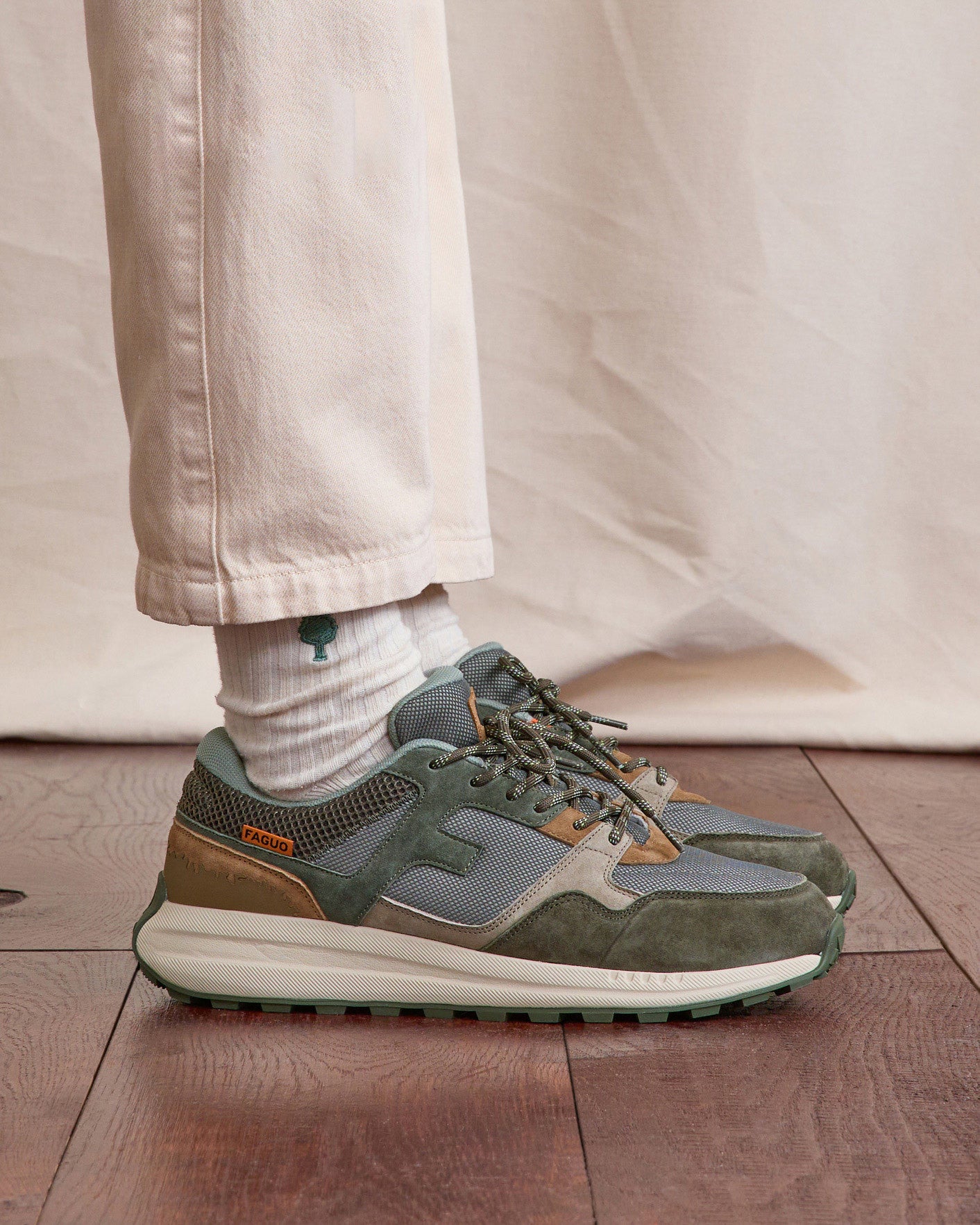 faguo-limwood-baskets-homme-kaki-et-camel image 2