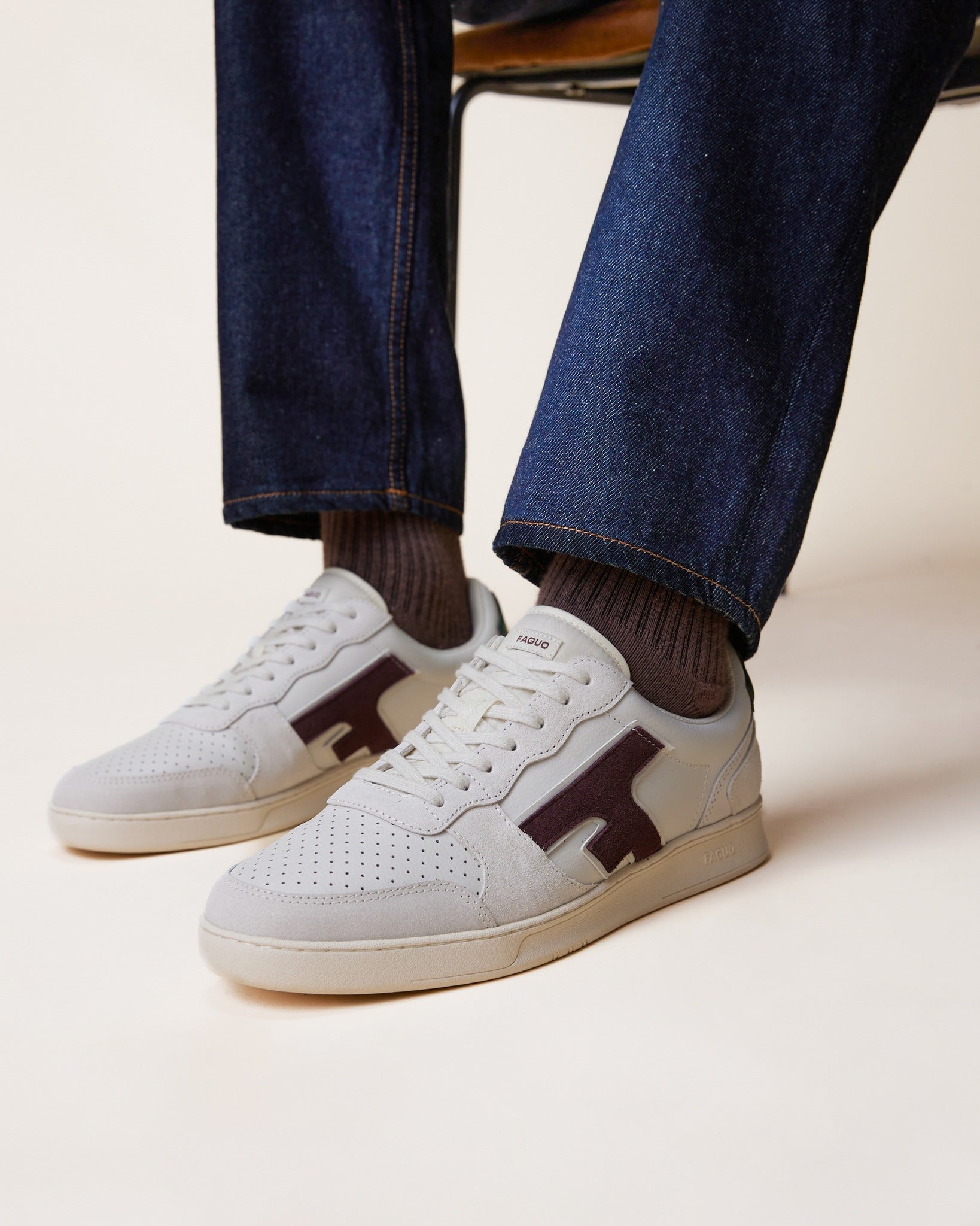 faguo-hazel-baskets-en-cuir-blanc-et-bordeaux-homme image 2