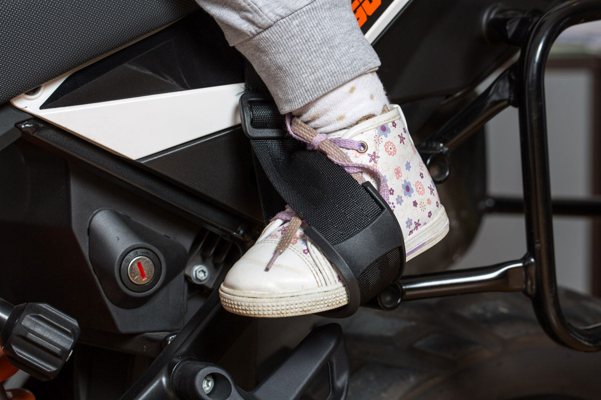 amphibious-babybiker-repose-pieds-universel-enfant-moto image 2