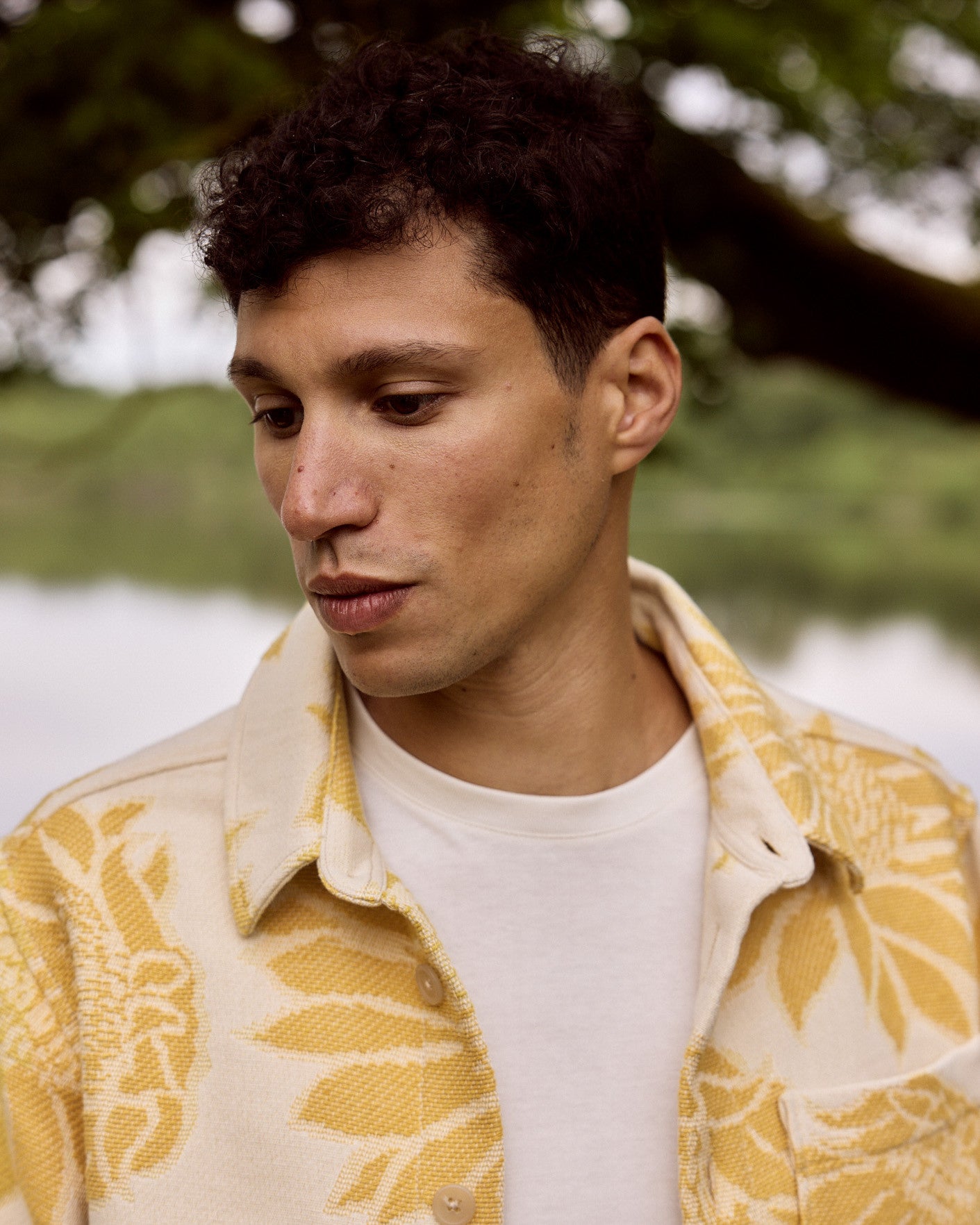 faguo-gastine-surchemise-homme-cr-me-et-jaune-jacquard-oversize image 3