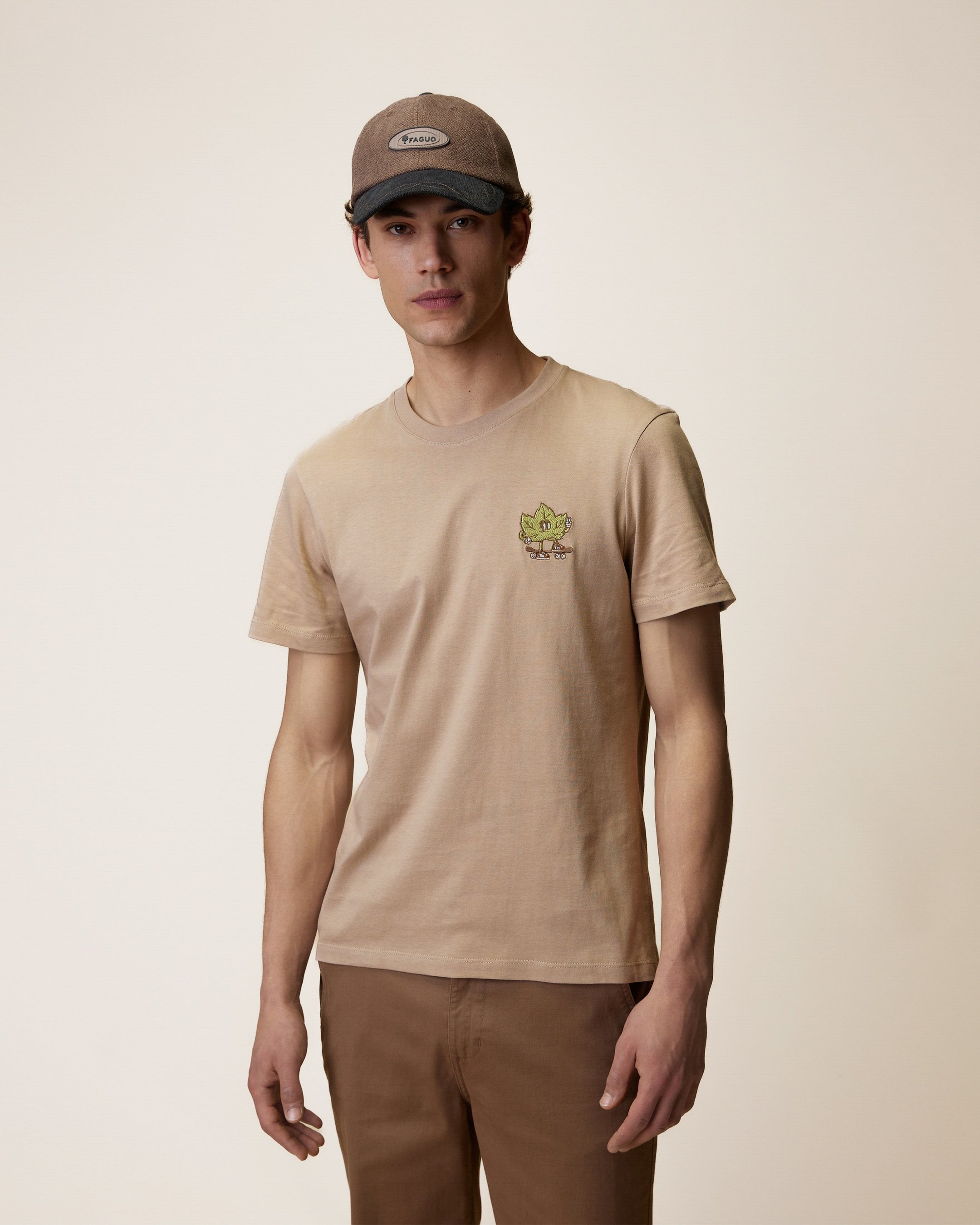 faguo-arcy-t-shirt-imprim-beige-broderie-skate-coton-recycl image 1