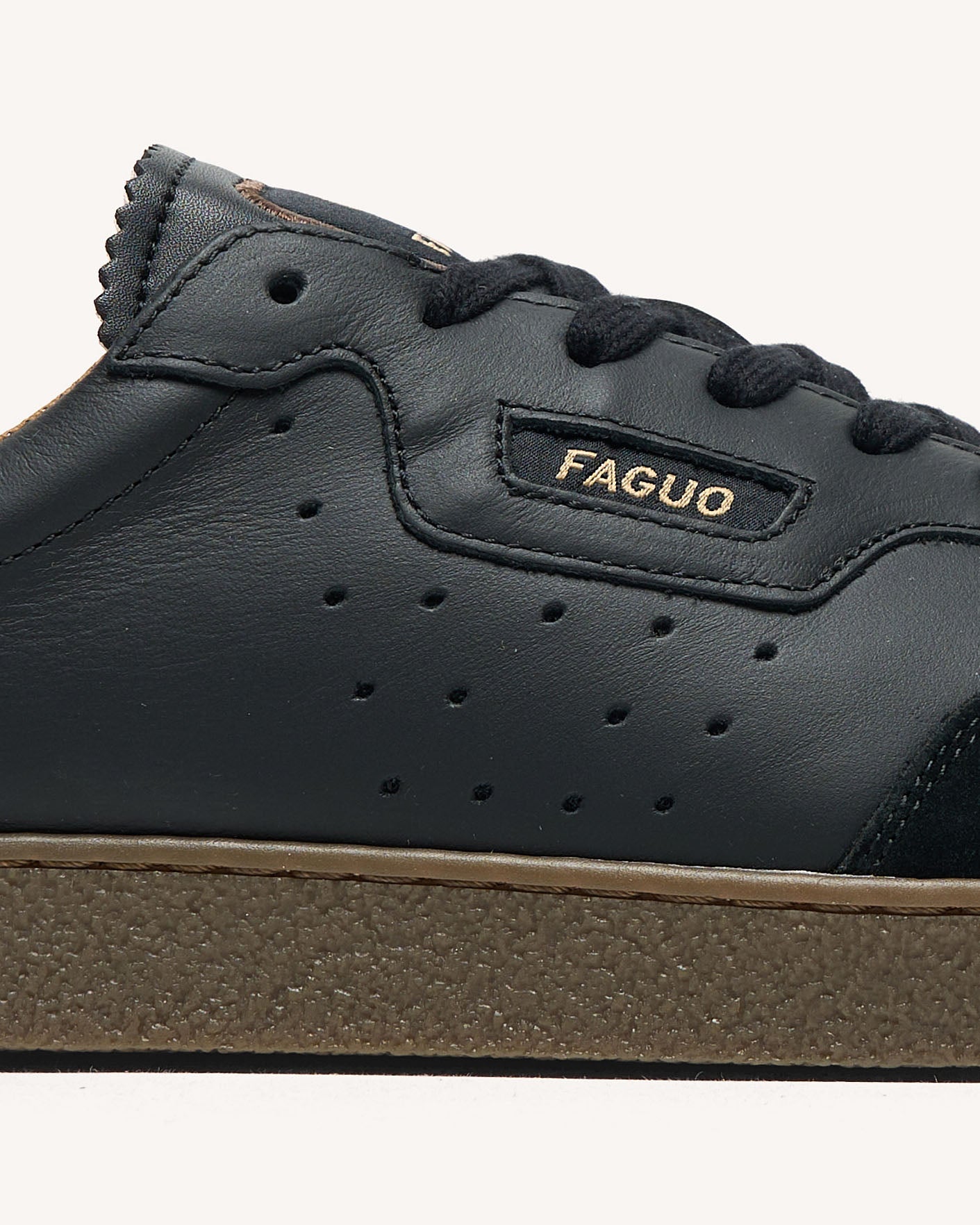 faguo-lumbo-baskets-cuir-et-su-de-noires image 7