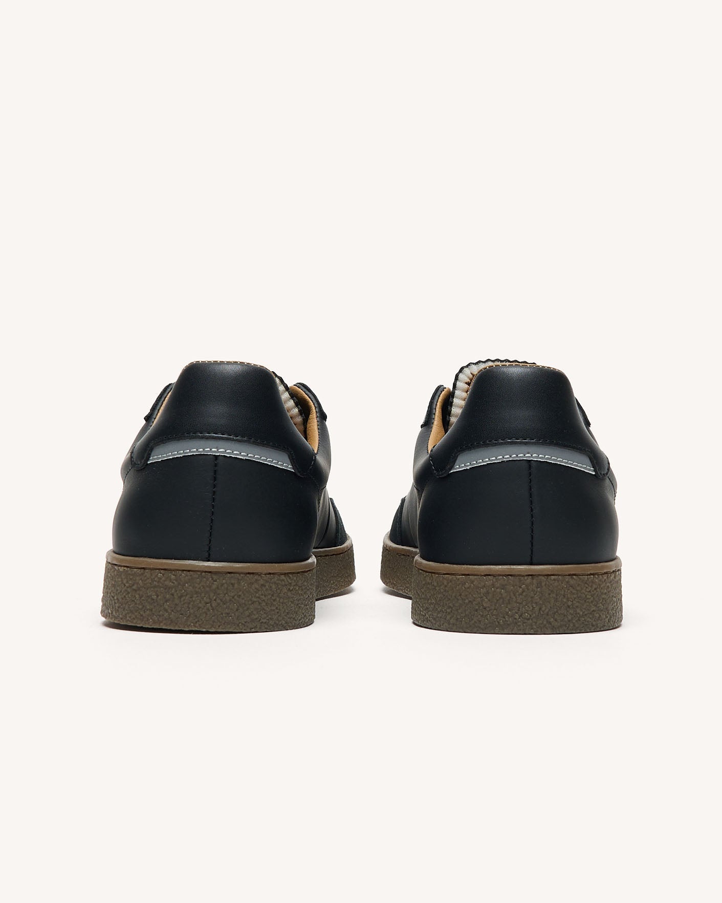 faguo-lumbo-baskets-cuir-et-su-de-noires image 6