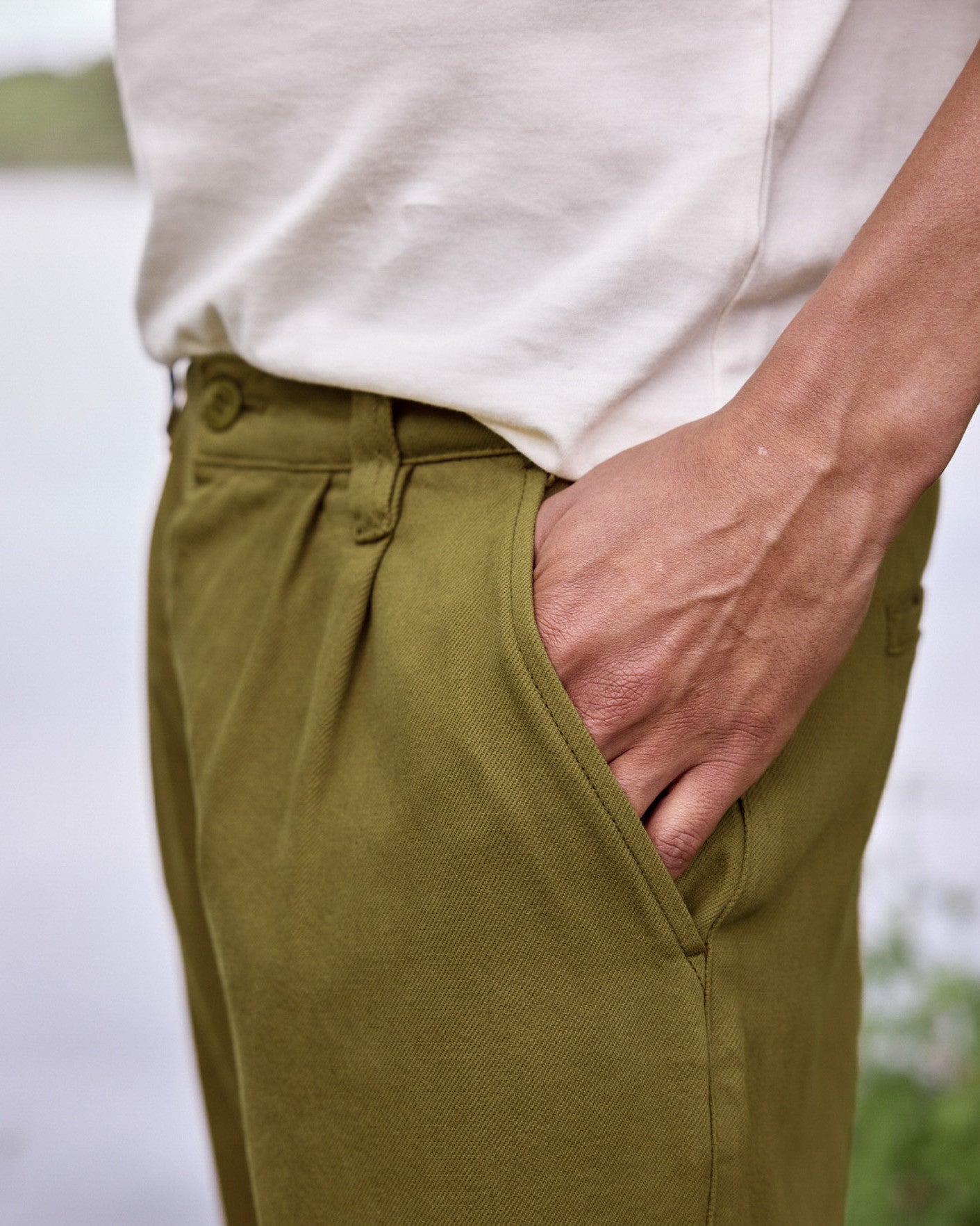 faguo-landais-pantalon-chino-homme-kaki-fonc-large image 3