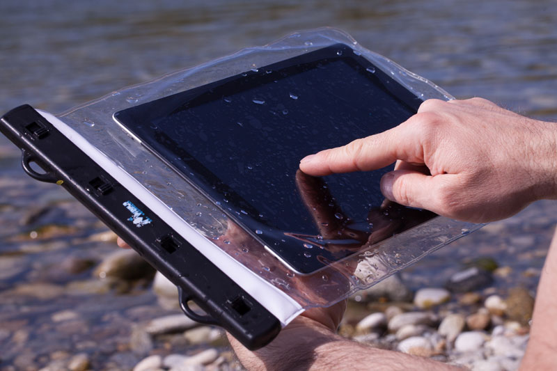 amphibious-protect-ipad-housse-tanche-tactile-transparente image 2