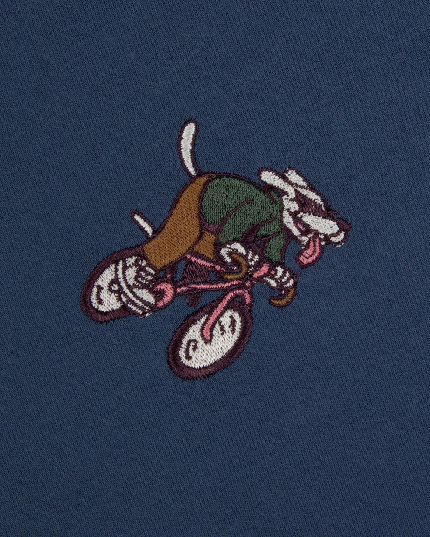faguo-arcy-t-shirt-brod-bleu-en-coton-recycl-v-lo-et-chien image 3