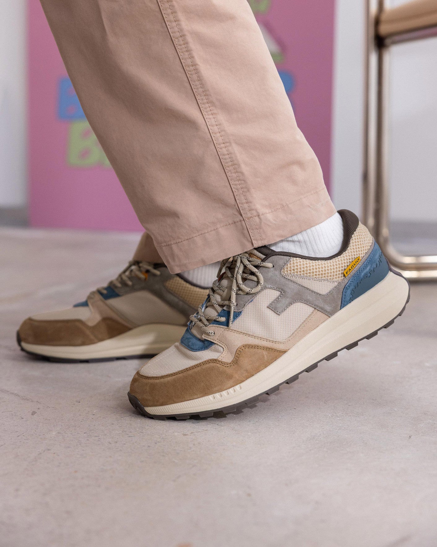 faguo-limwood-camel-bleu-marine-baskets-homme-outdoor image 3