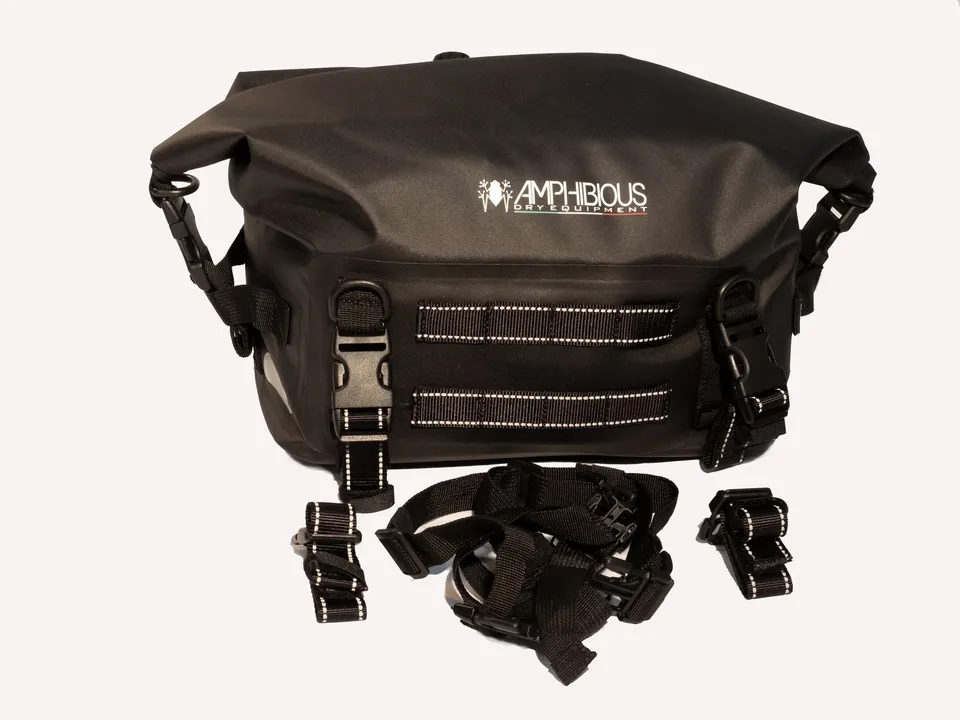 amphibious-upbag-ii-sac-tanche-universel-moto image 1
