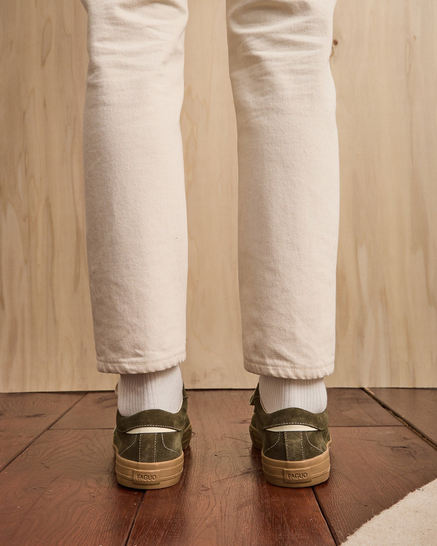 faguo-nashi-baskets-kaki-cuir-su-de image 3