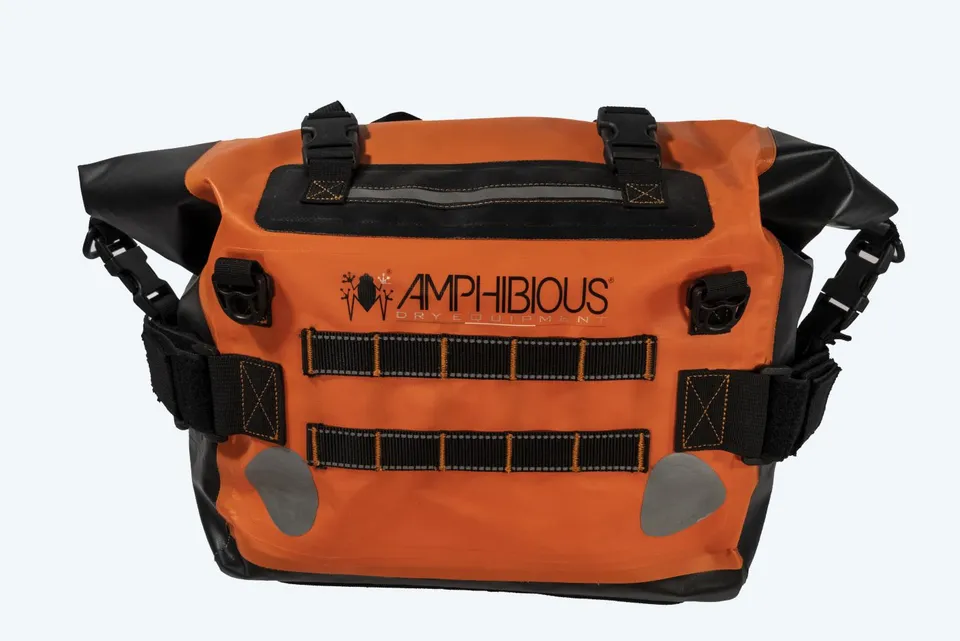amphibious-motobag-ii-my-2024-sacoche-moto-kit image 1