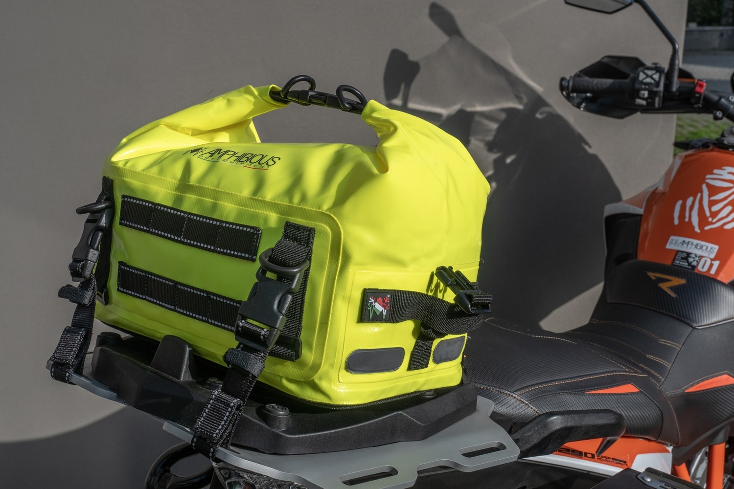 amphibious-upbag-ii-sac-tanche-universel-moto image 7