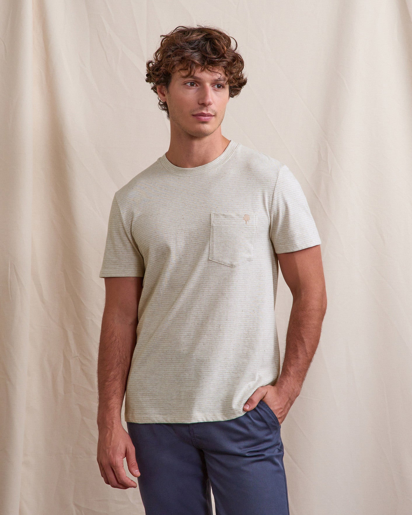 faguo-olonne-t-shirt-cr-me-et-beige-clair-poche-homme image 1