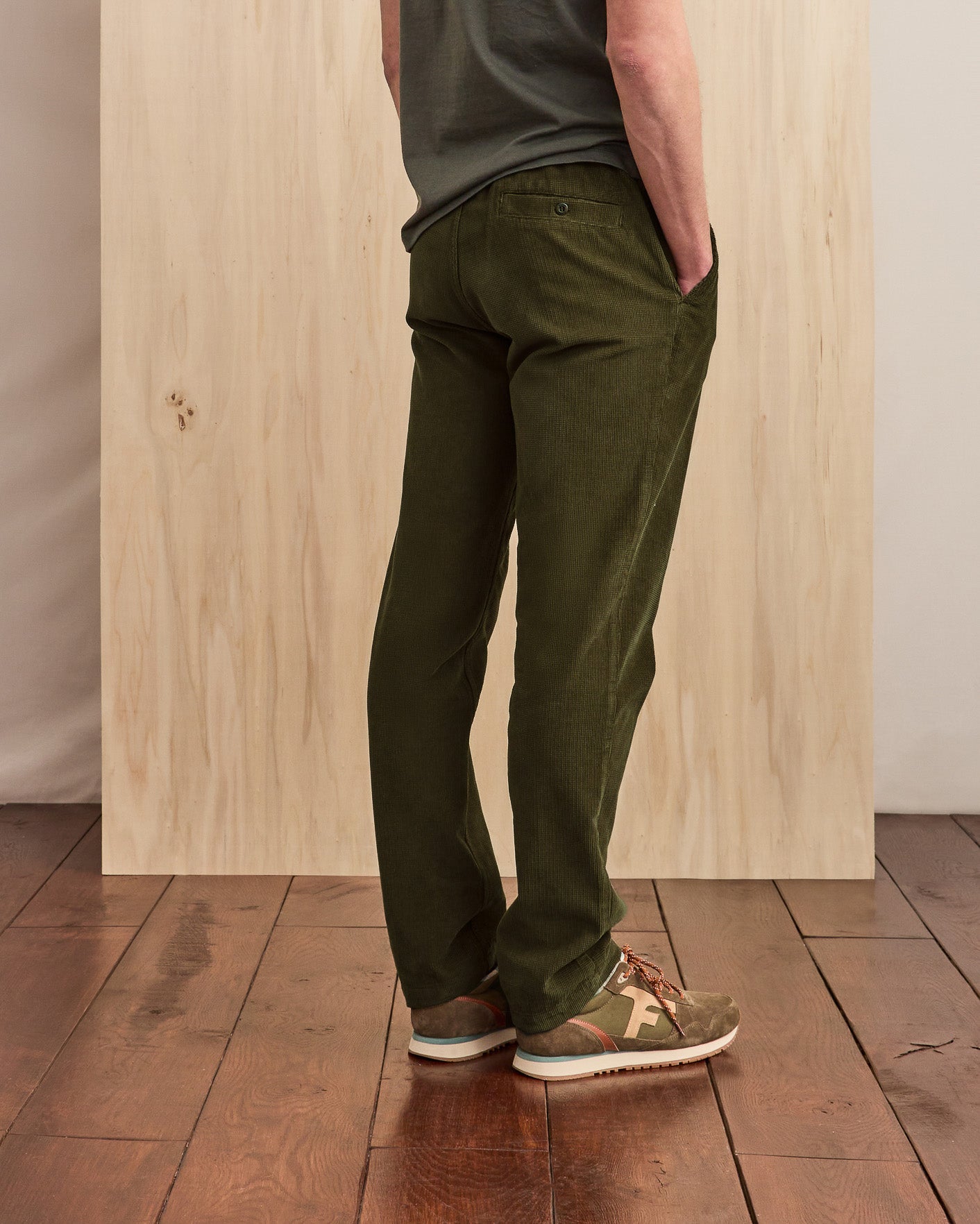 faguo-dreuille-pantalon-velours-vert-olive-fonc-taille-lastique image 6