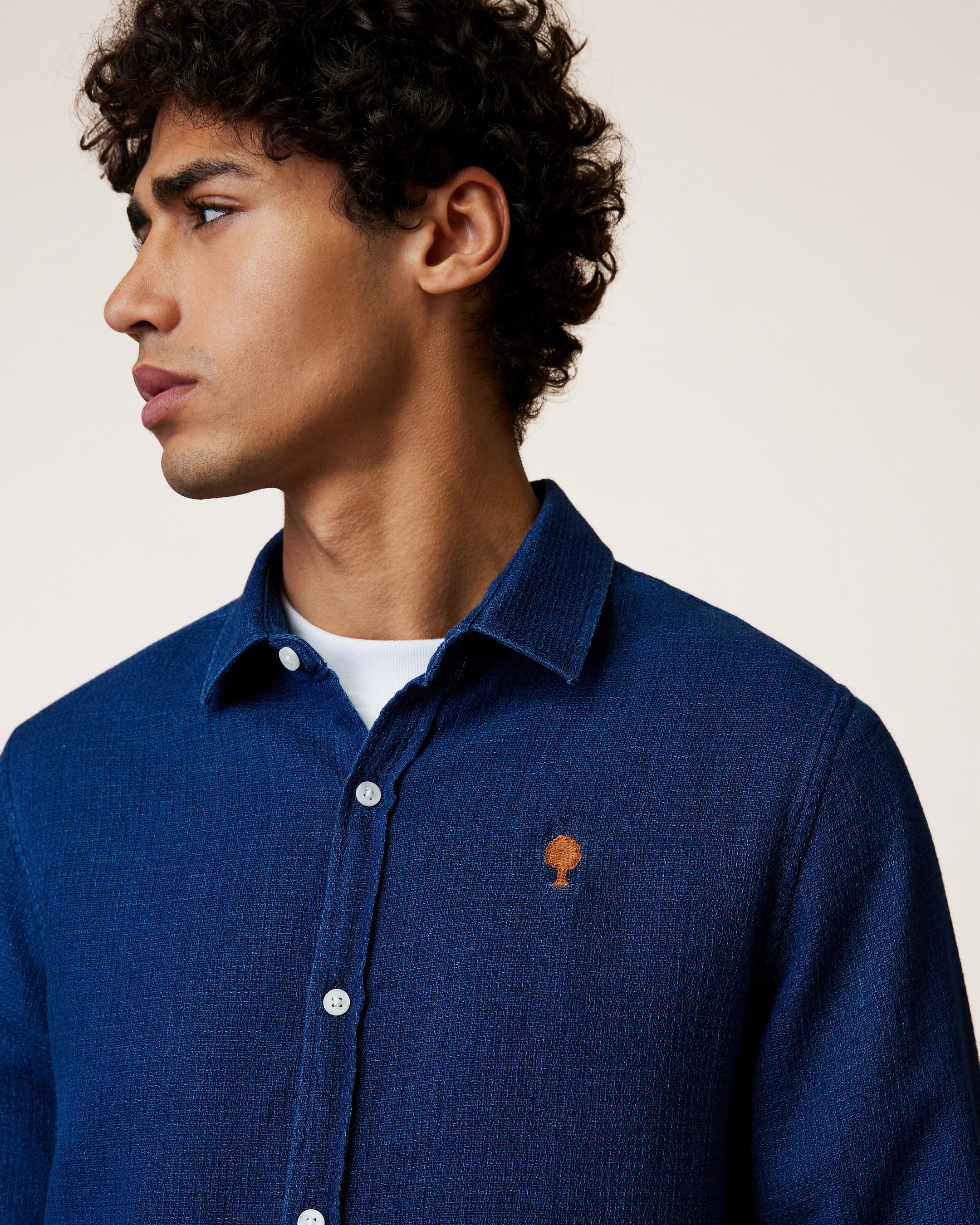 faguo-iraty-chemise-denim-brut-fonc-homme image 6