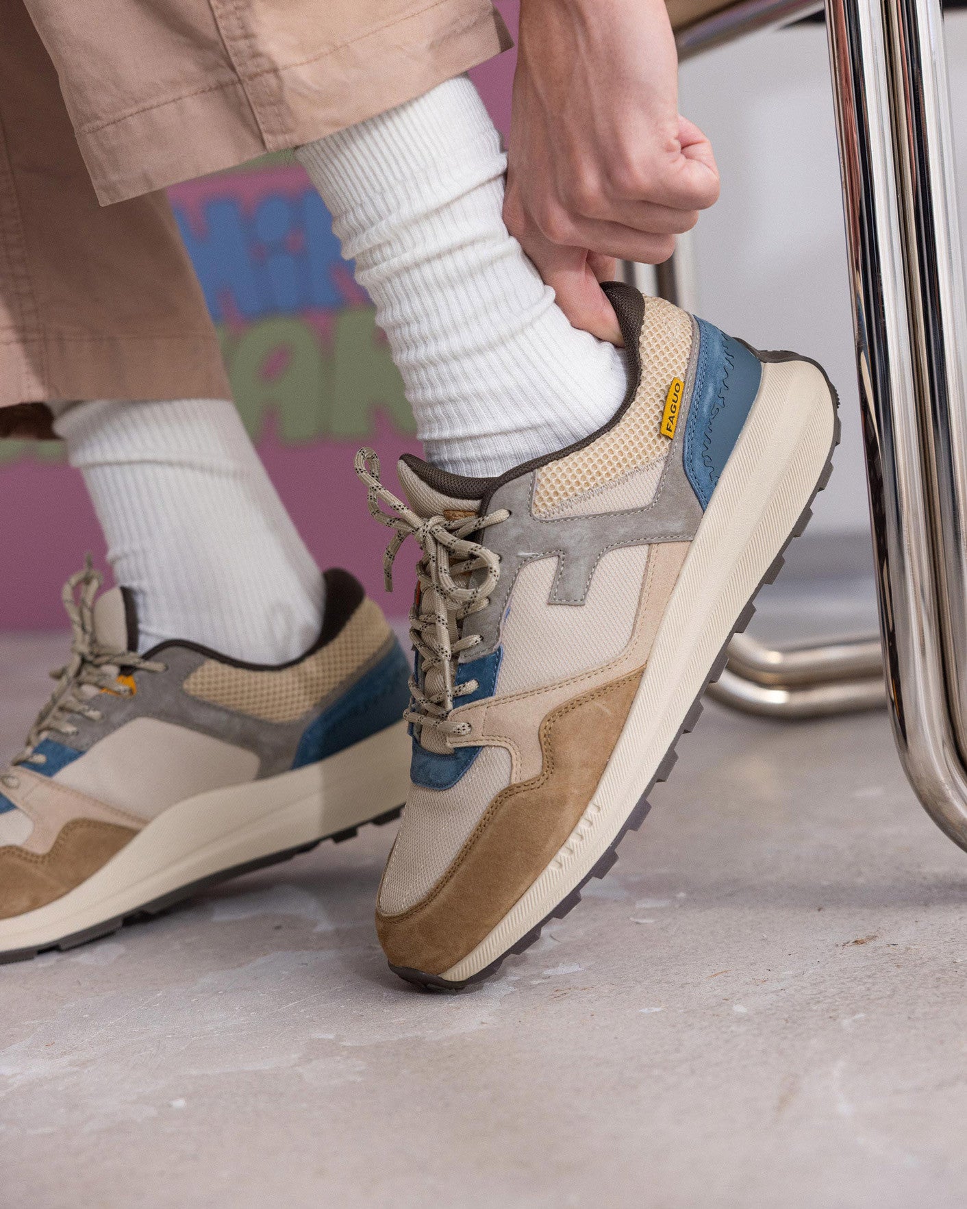 faguo-limwood-camel-bleu-marine-baskets-homme-outdoor image 2