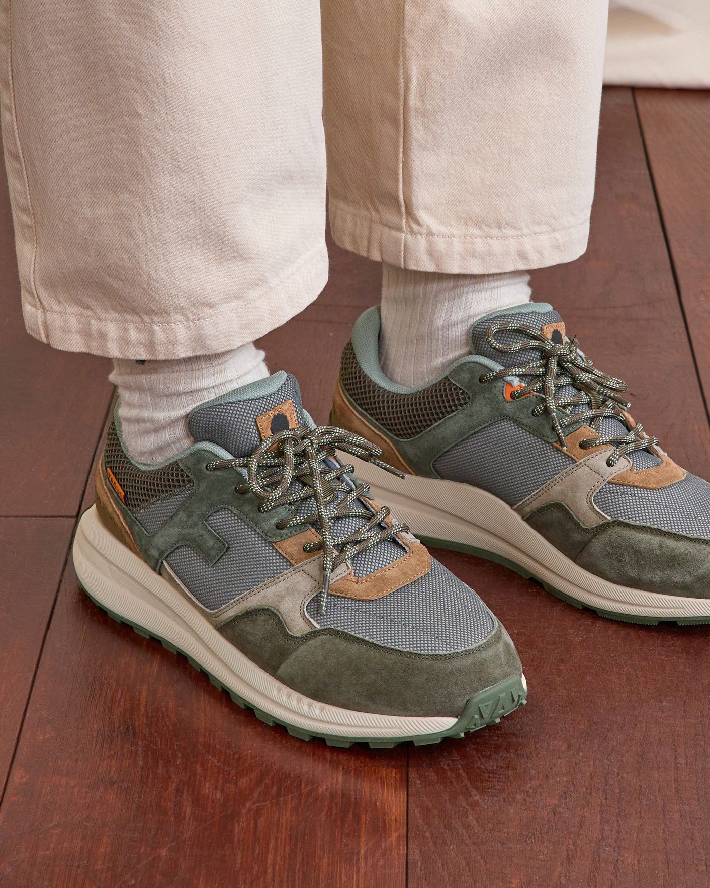 faguo-limwood-baskets-homme-kaki-et-camel image 3