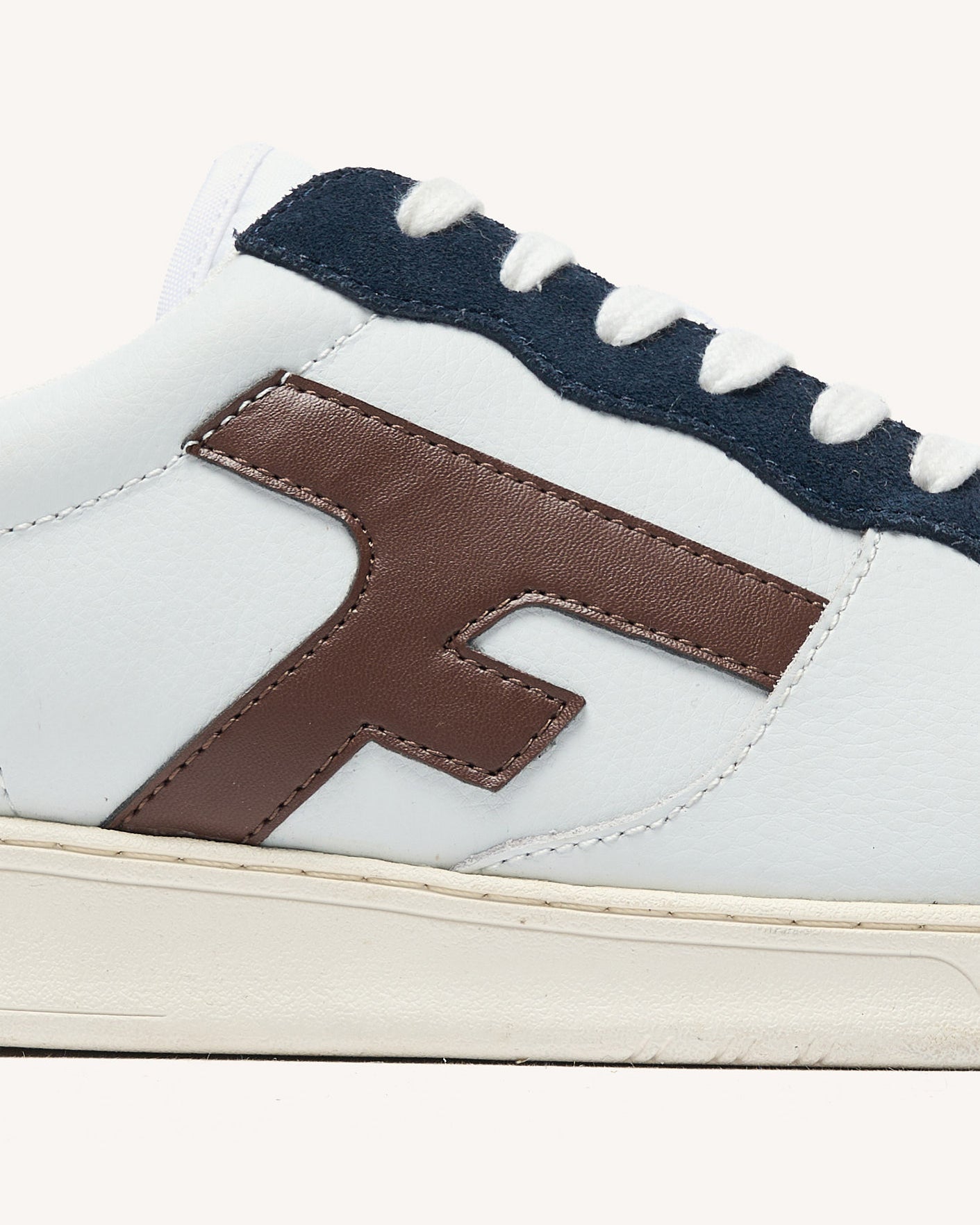 faguo-hazel-baskets-cuir-blanc-bleu-marron image 4