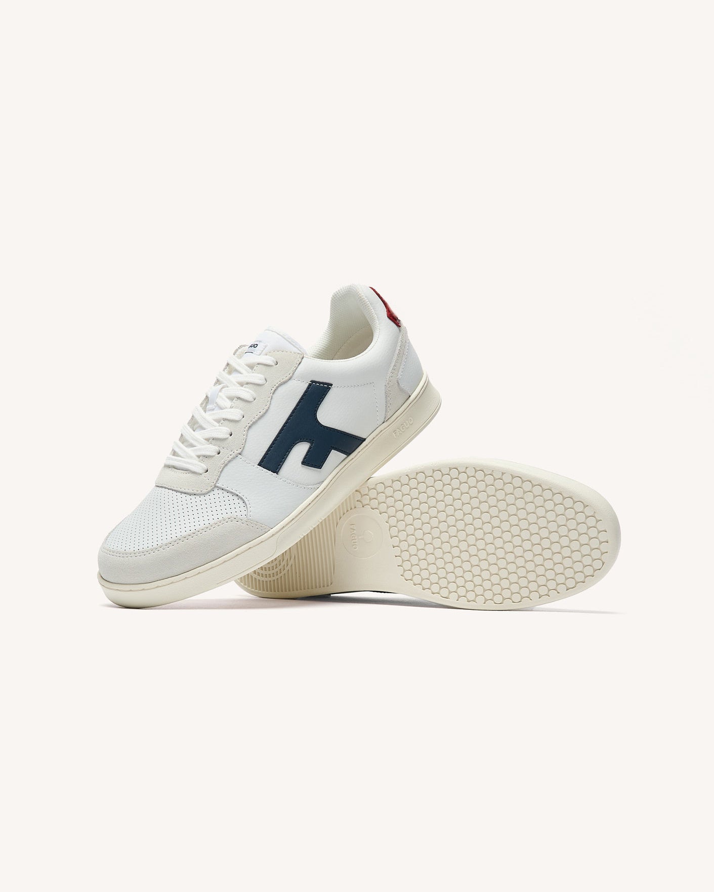 faguo-hazel-baskets-cuir-blanc-et-bleu-marine-homme image 5