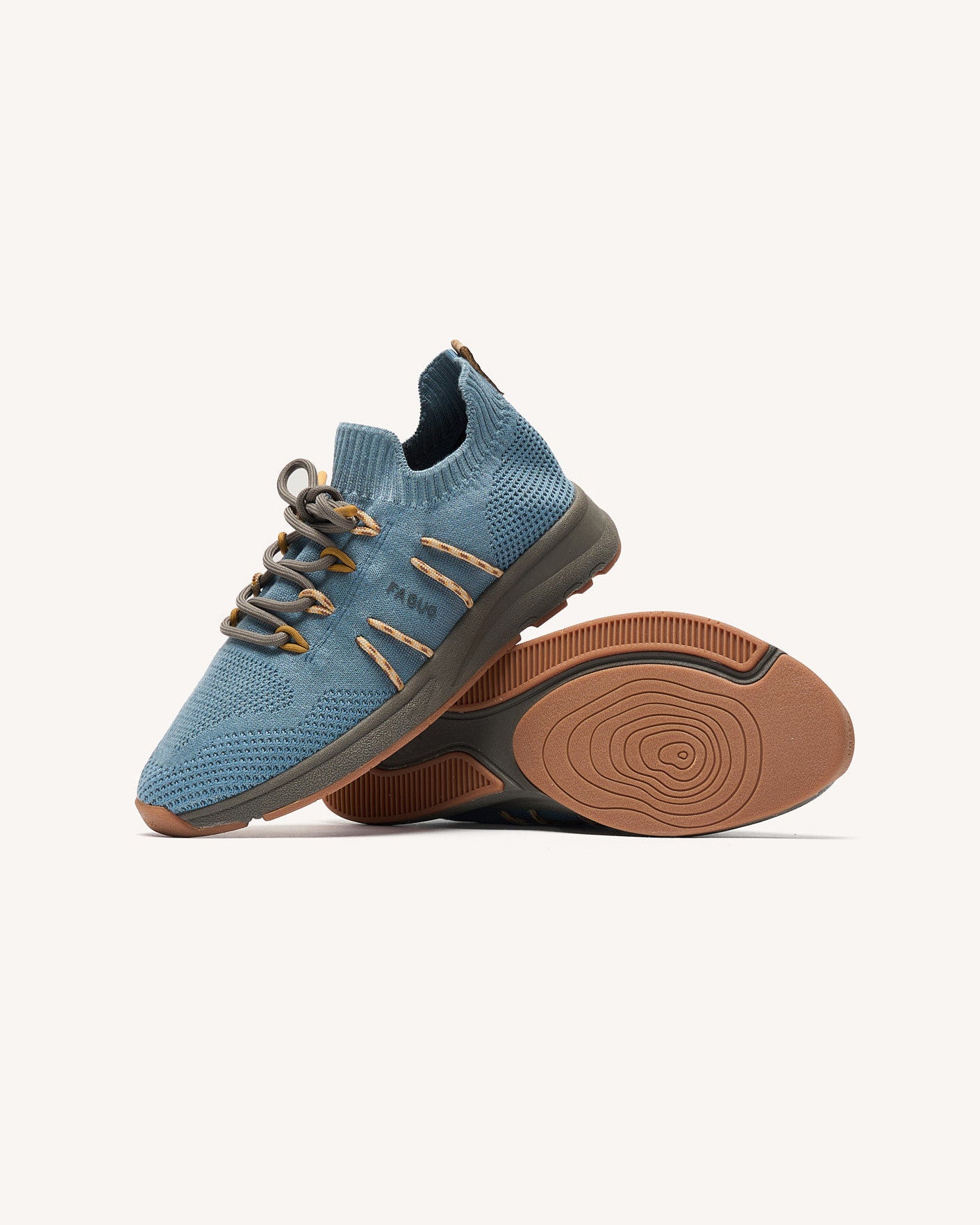 faguo-heartwood-baskets-bleu-gris-tencel-homme-running image 8