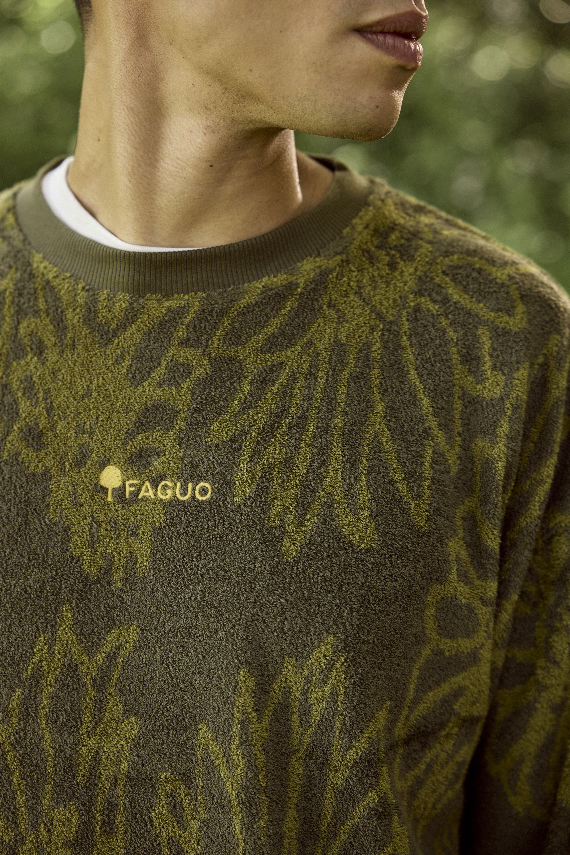 faguo-fango-sweat-col-rond-kaki-coton-bio-motif-tournesol image 3