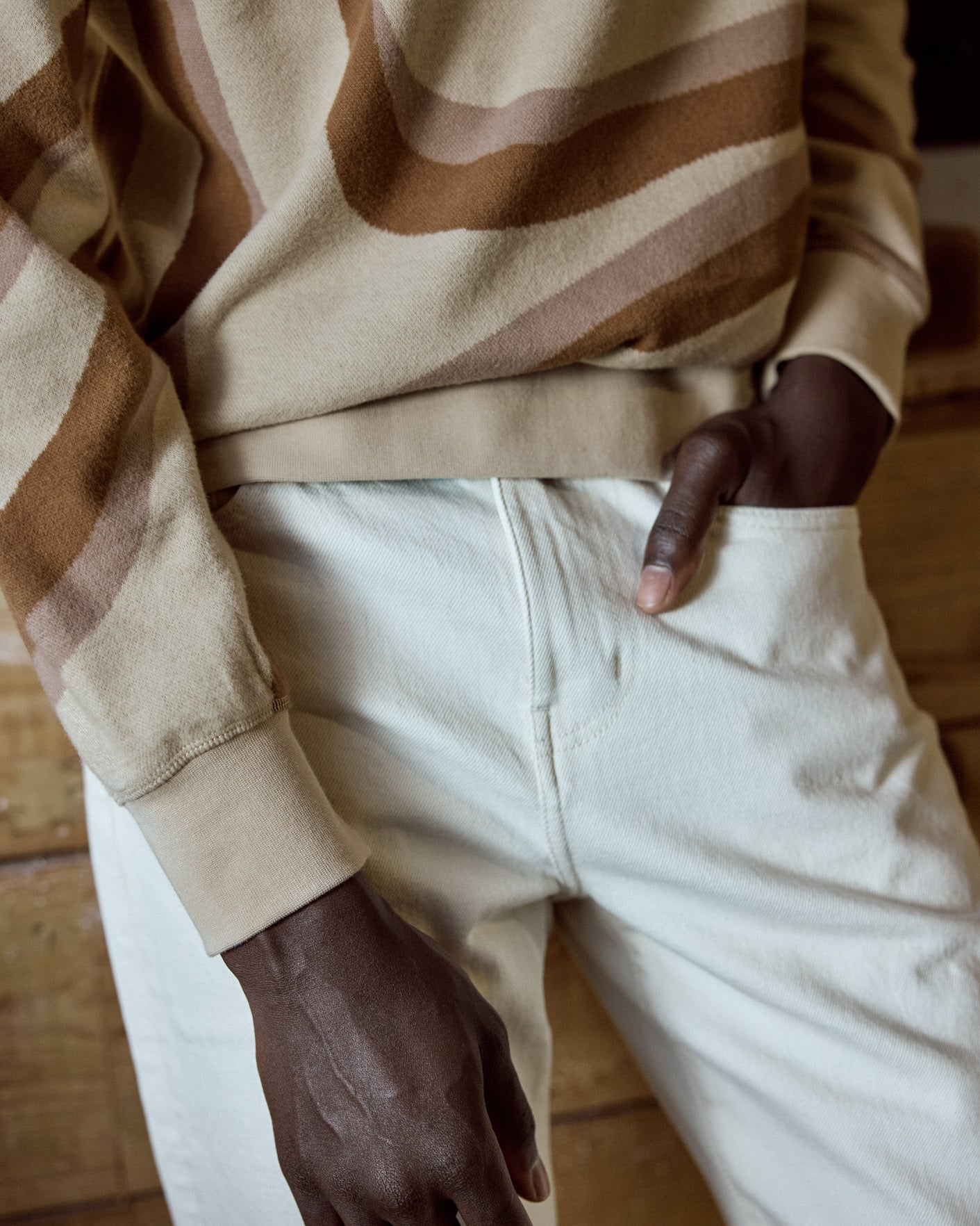 faguo-bussy-sweat-col-rond-beige-et-camel image 5