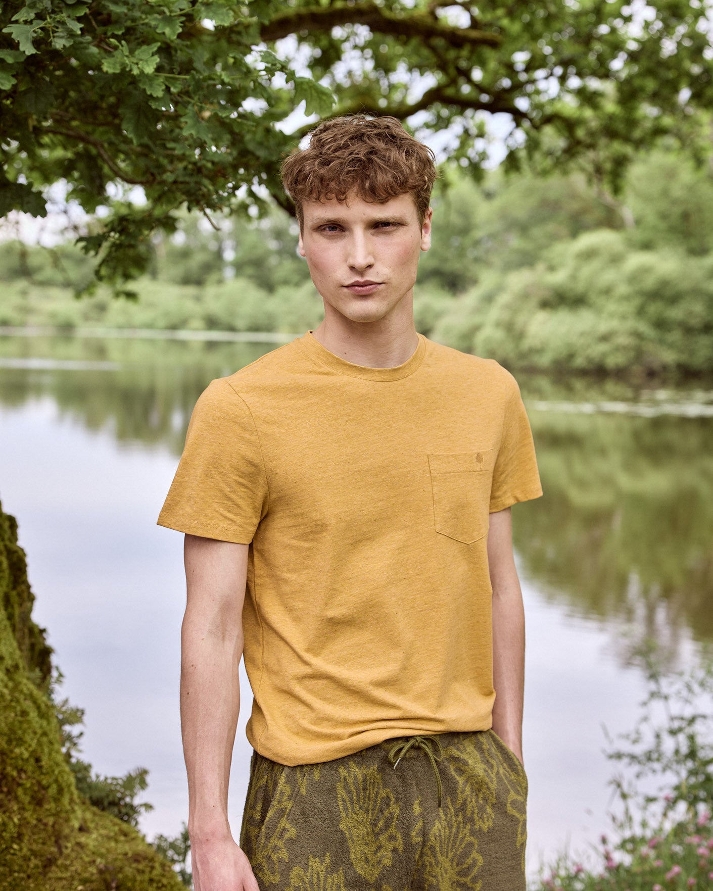 faguo-olonne-t-shirt-ocre-coton-poche image 3