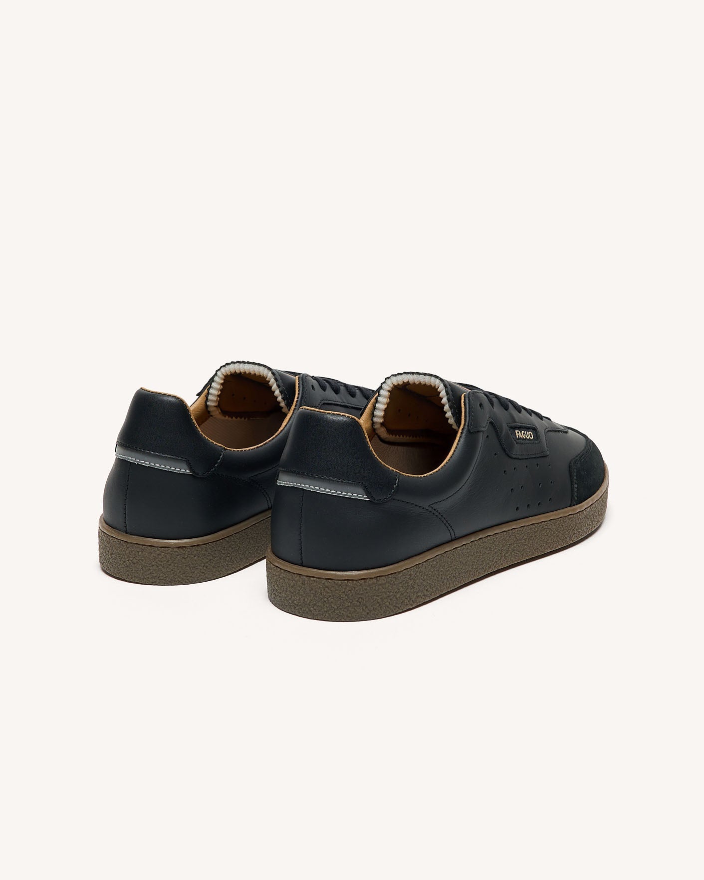 faguo-lumbo-baskets-cuir-et-su-de-noires image 5
