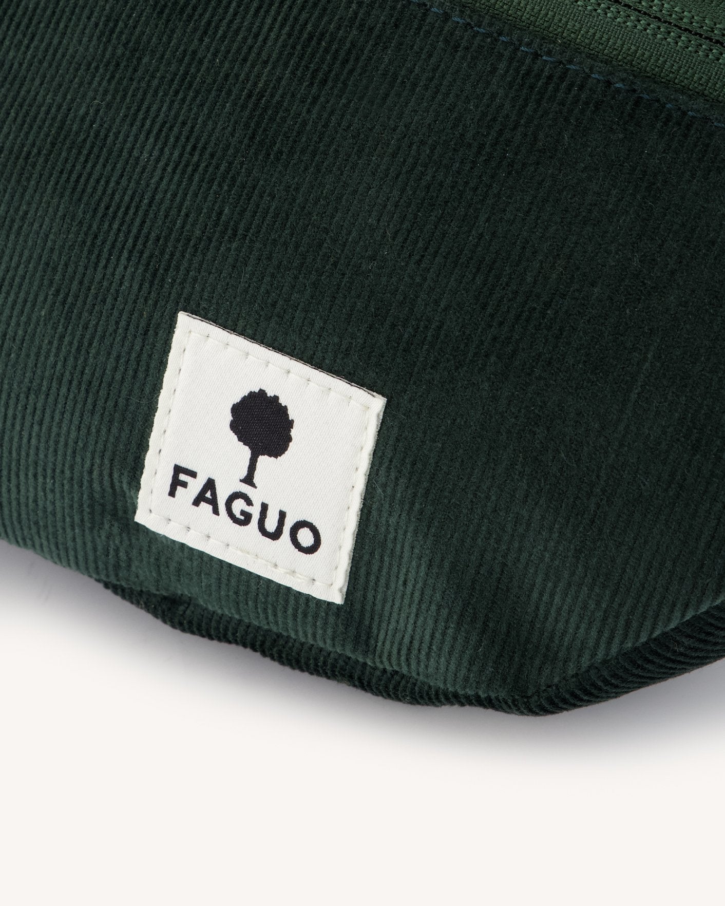 faguo-cambium-sac-banane-velours-vert-fonc image 3