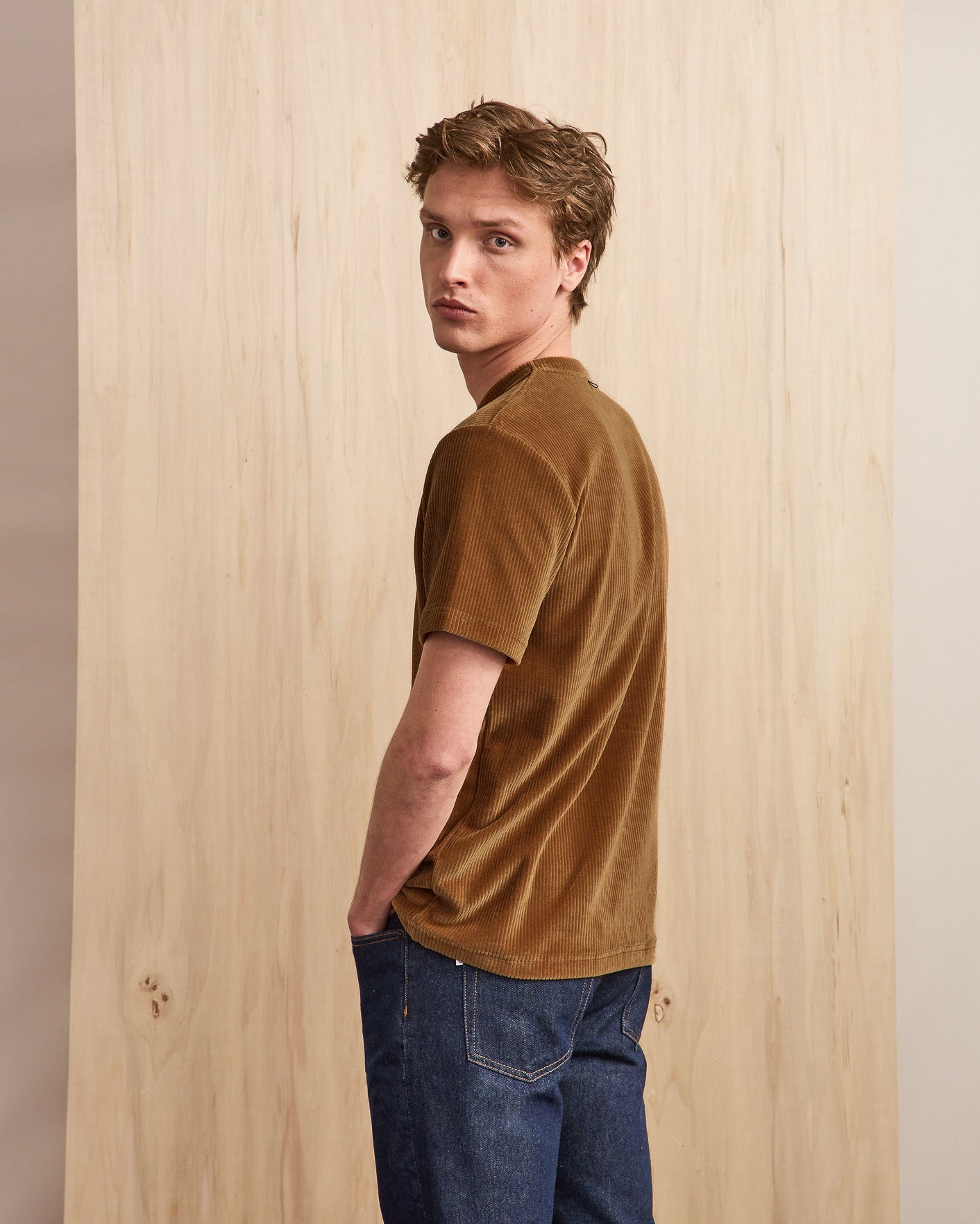 faguo-lugny-t-shirt-homme-camel-coton-loose image 3