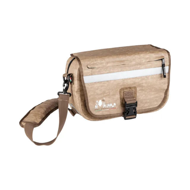 amphibious-indy-sacoche-tanche-netbook-semi-dry image 1