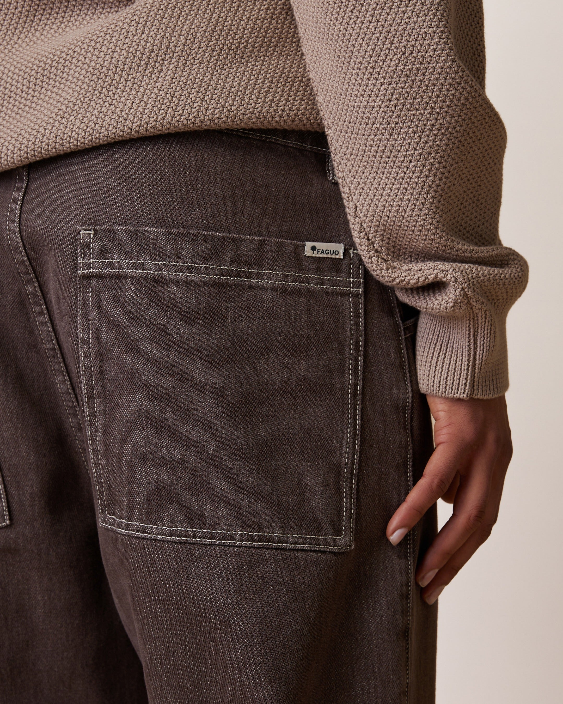 faguo-denim-loose-jean-chocolat-coton-recycl image 6