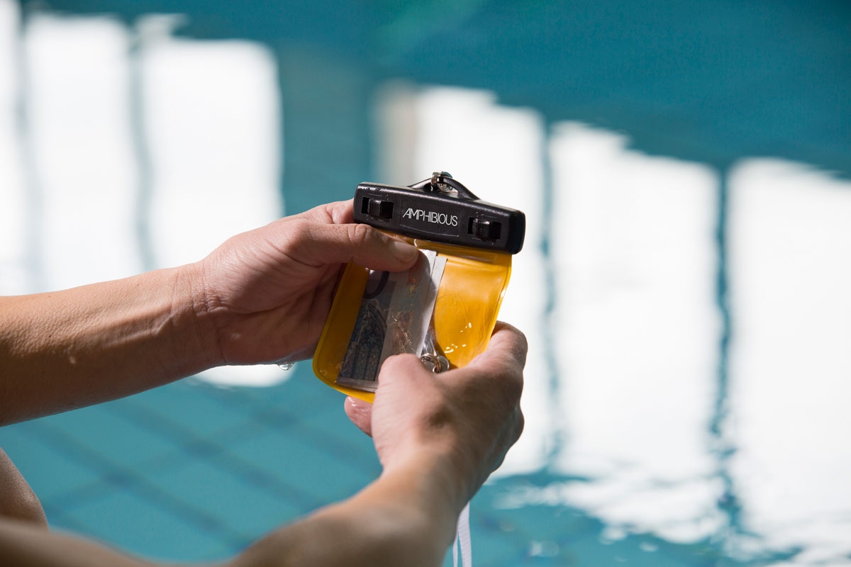 amphibious-mini-protect-mini-housse-tanche-tactile image 2
