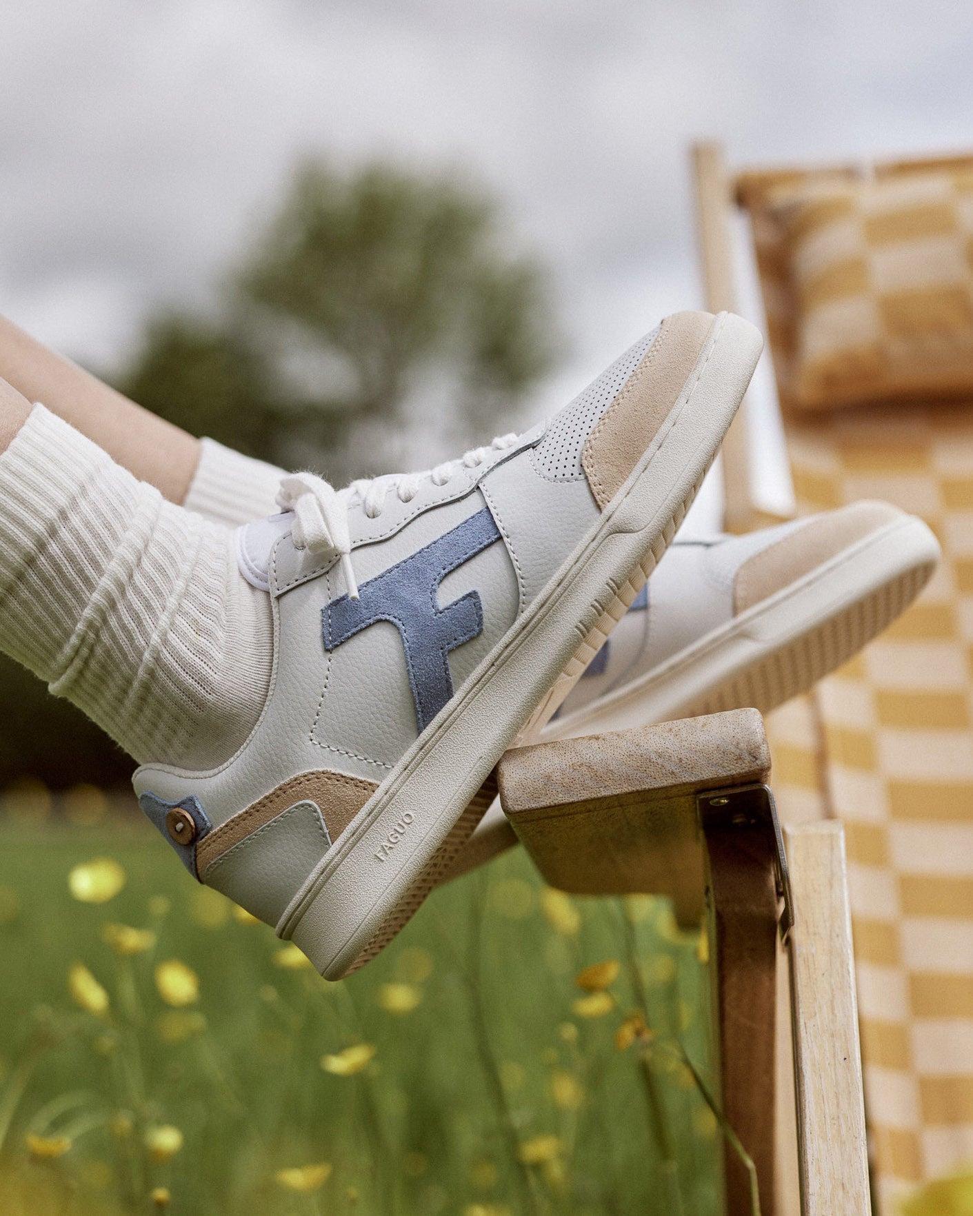 faguo-hazel-baskets-cuir-blanc-beige-bleu-femme image 6