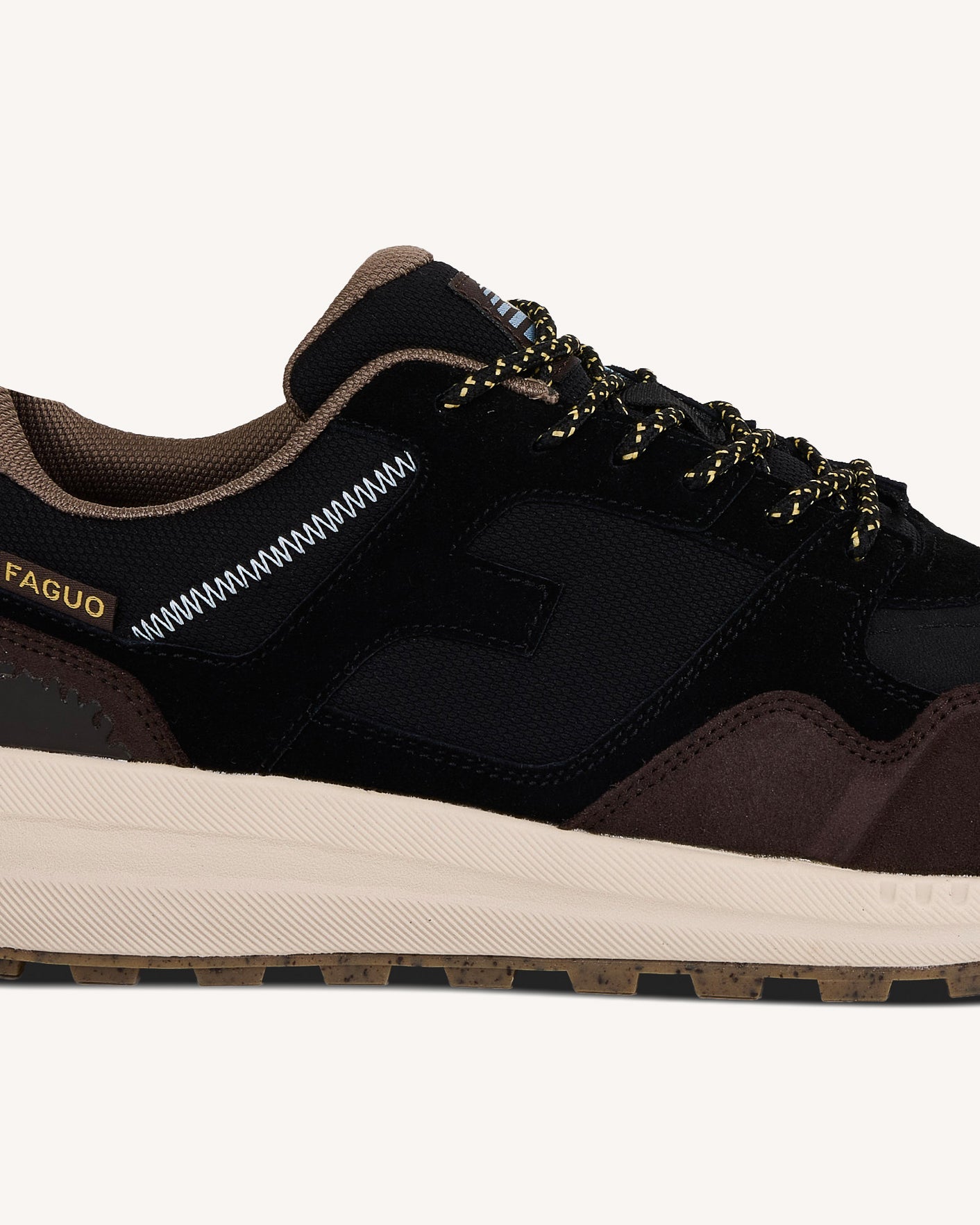 faguo-baskets-limwood-noir-et-marron-fonc-running-outdoor image 5