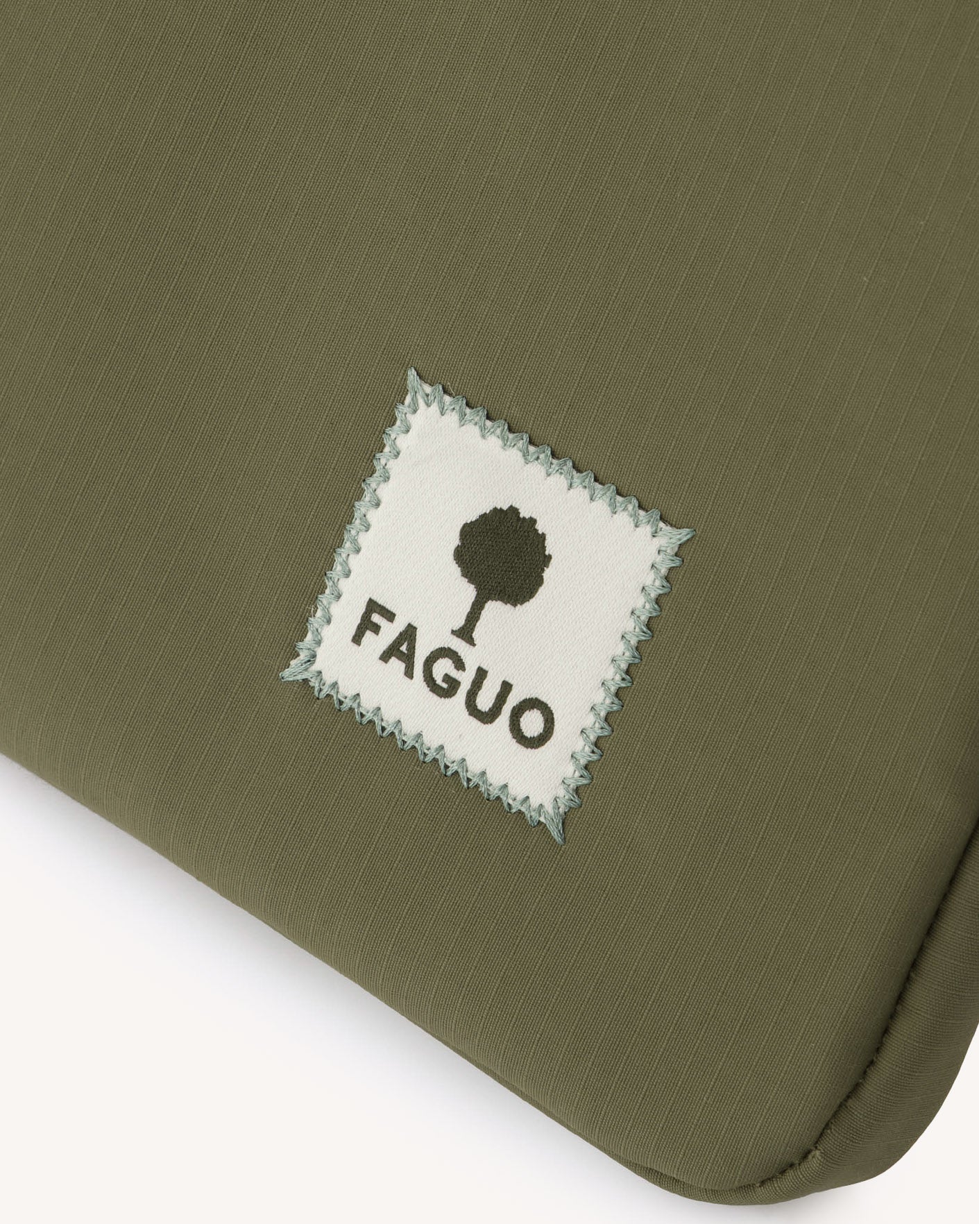 faguo-sleeve-housse-ordinateur-13-pouces-vert-olive image 2