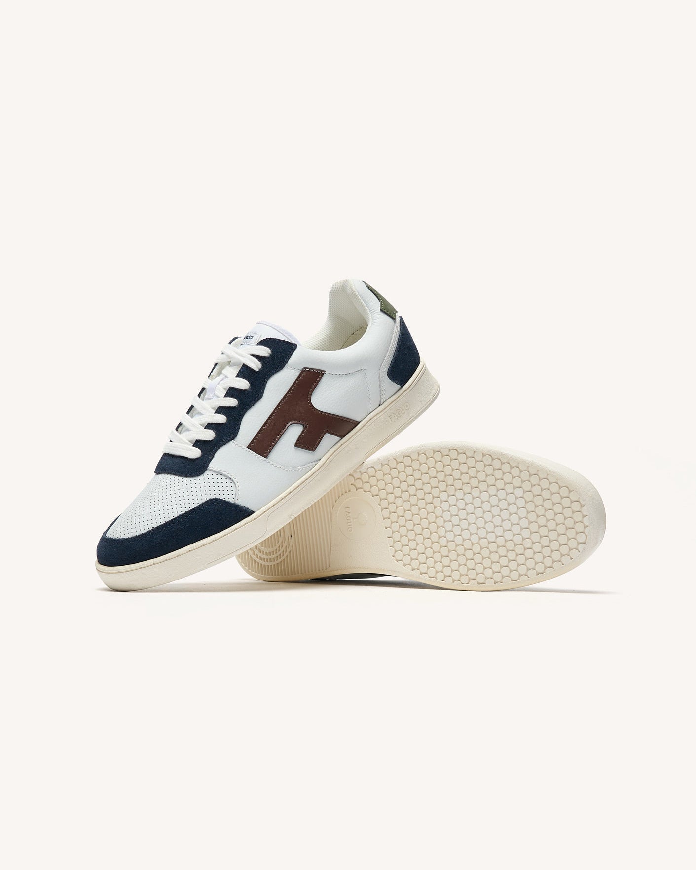 faguo-hazel-baskets-cuir-blanc-bleu-marron image 5
