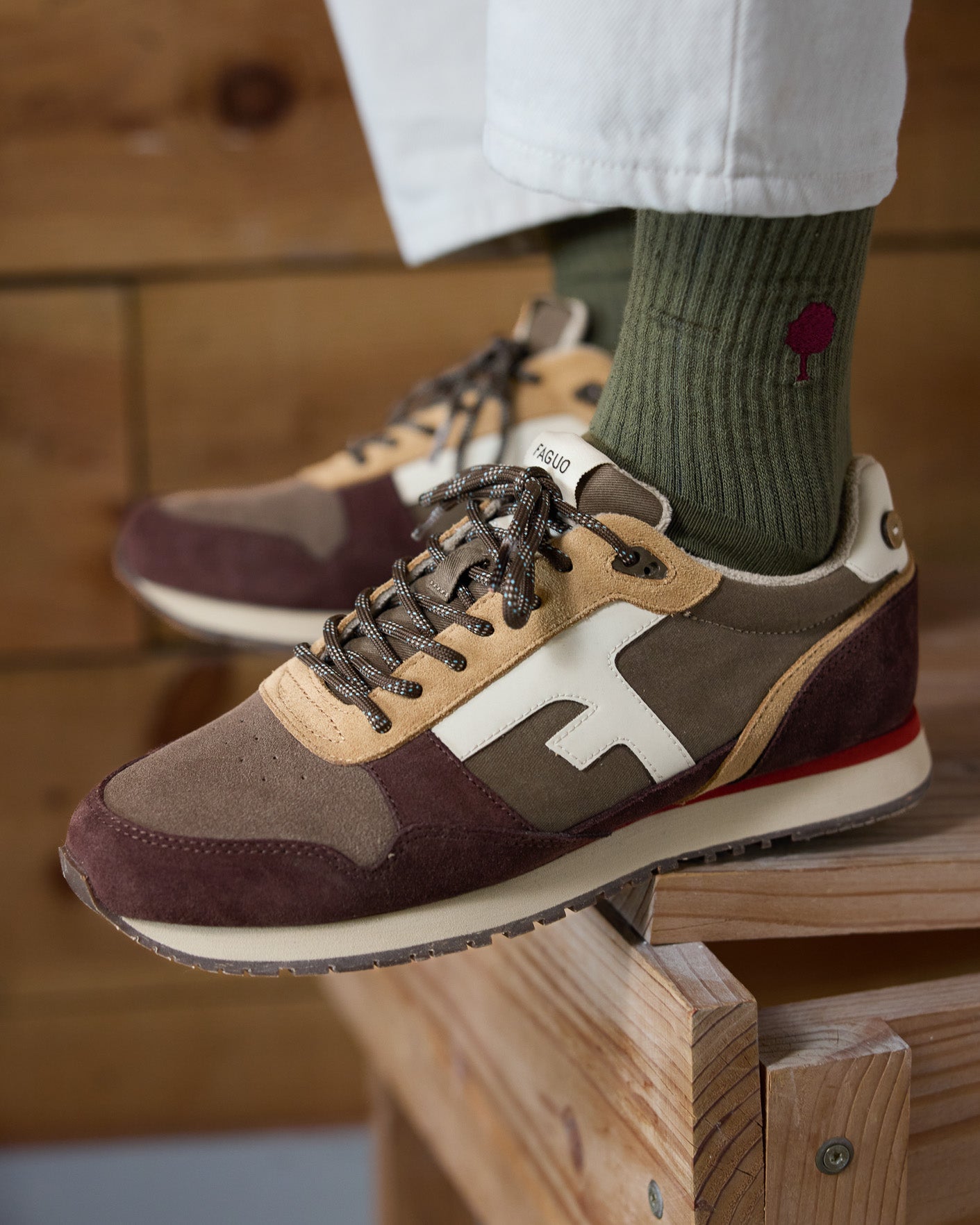 faguo-elm-baskets-taupe-running-lifestyle image 2