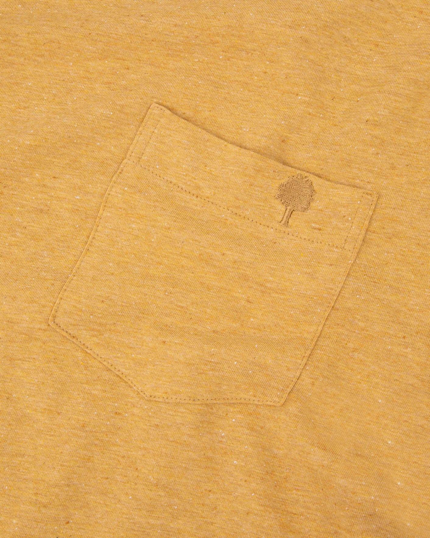 faguo-olonne-t-shirt-ocre-coton-poche image 4