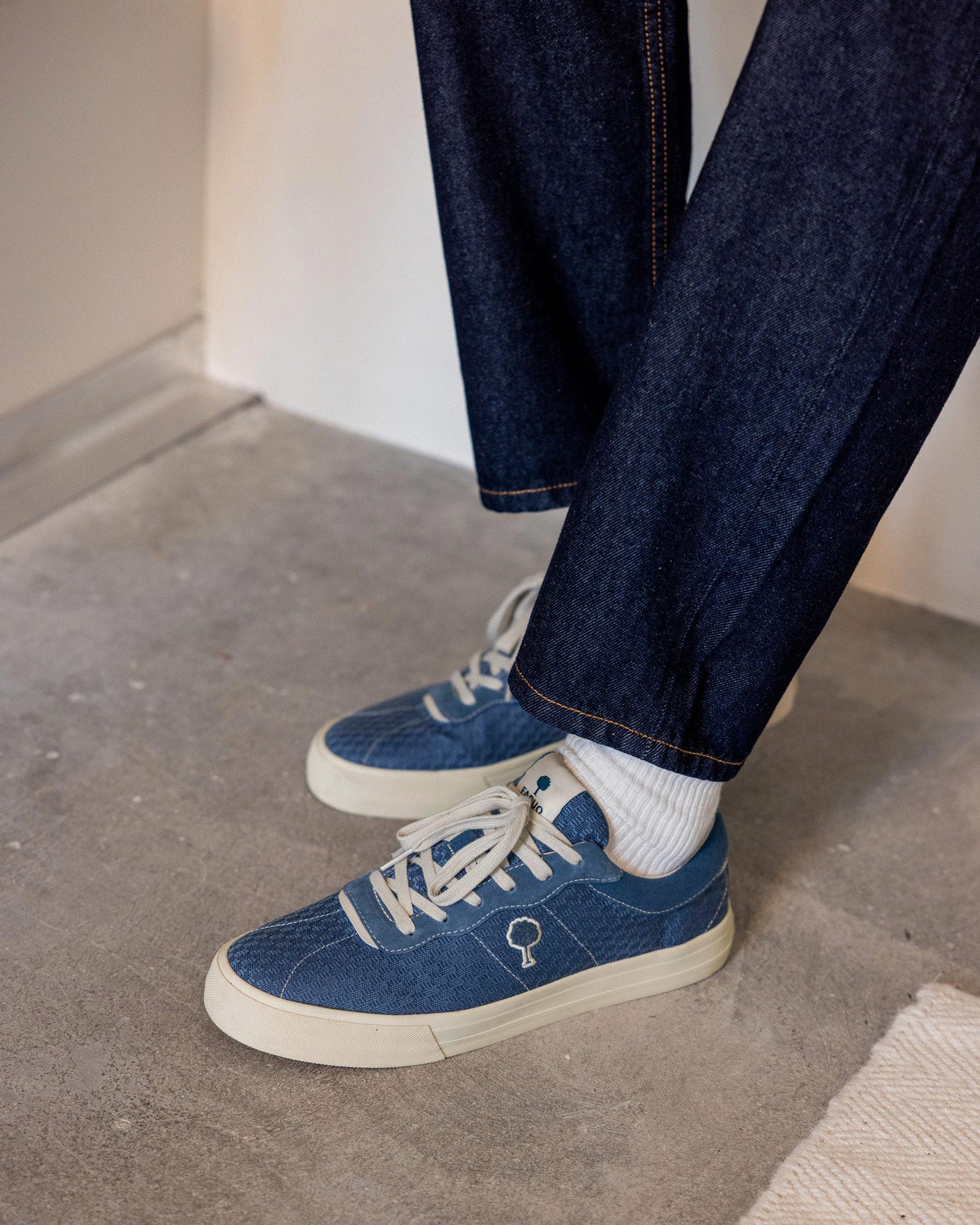 faguo-nashi-baskets-en-toile-bleu-oc-an-homme image 2