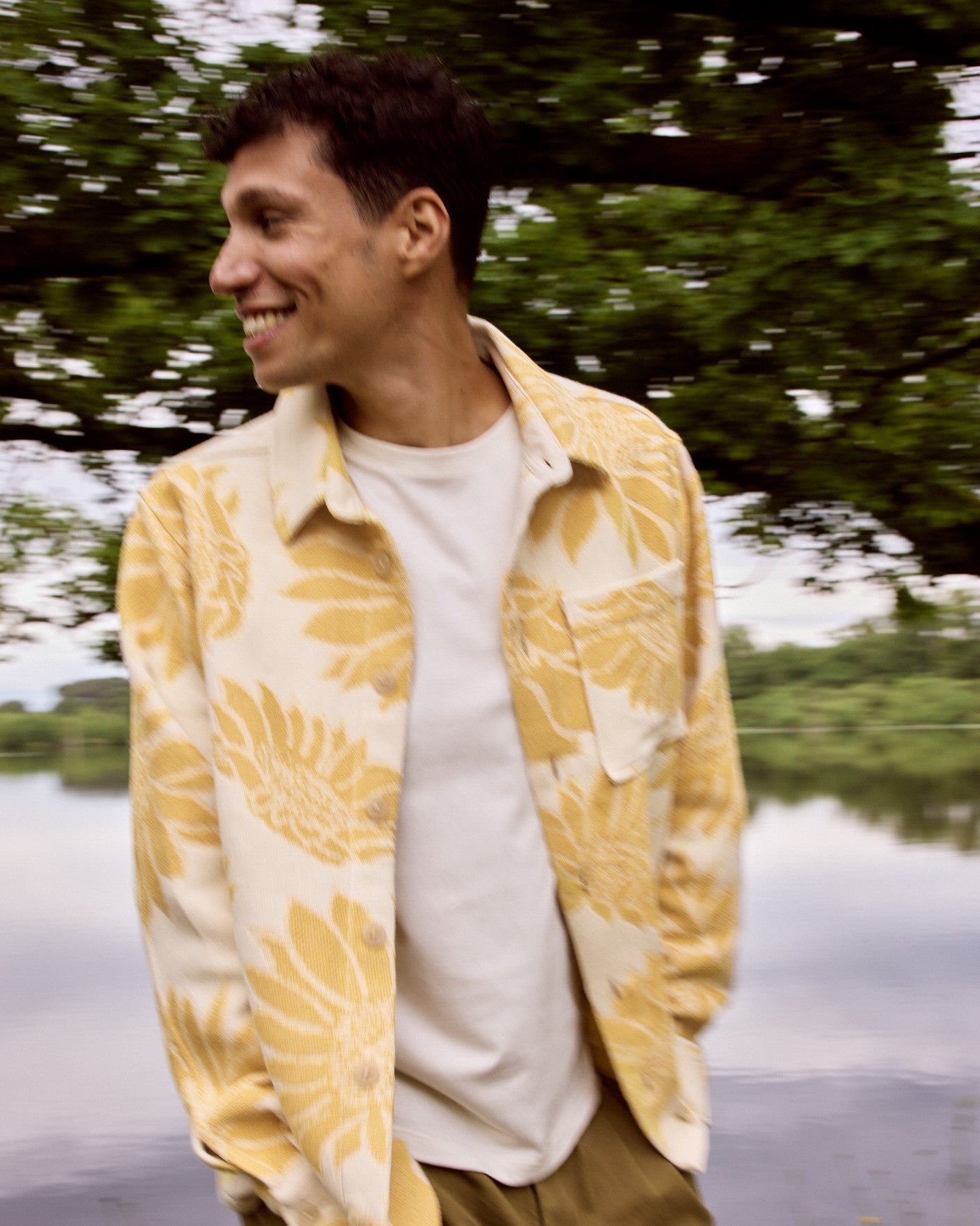 faguo-gastine-surchemise-homme-cr-me-et-jaune-jacquard-oversize image 6