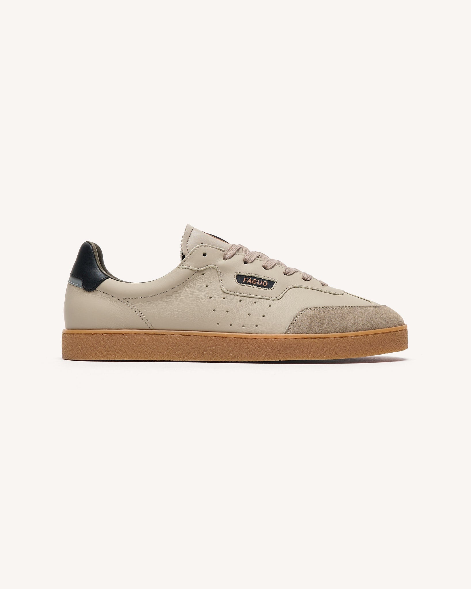 faguo-lumbo-baskets-cuir-beige-et-noir-homme image 1