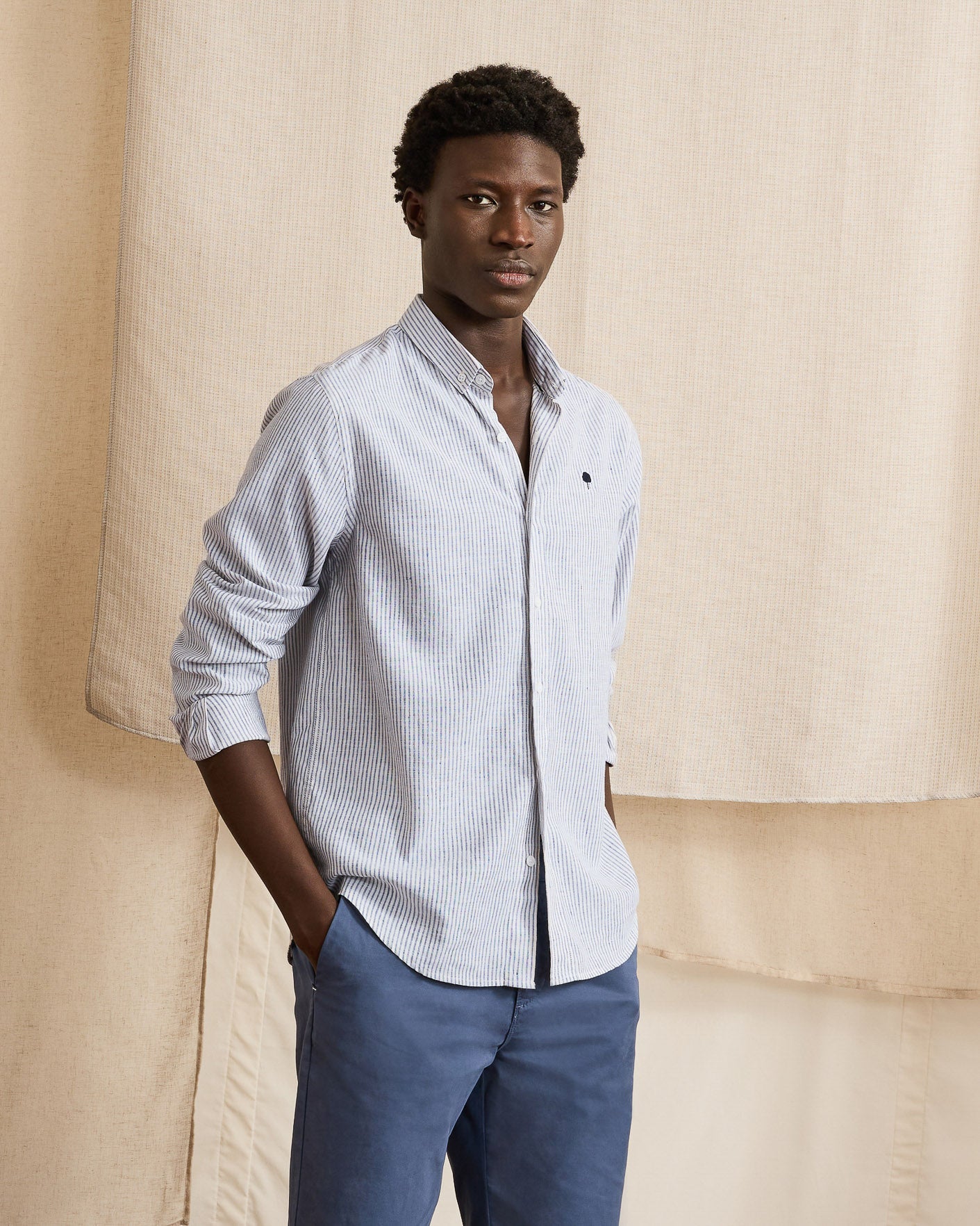 faguo-ivoy-chemise-en-lin-ray-e-cru-et-bleu-col-boutonn image 1
